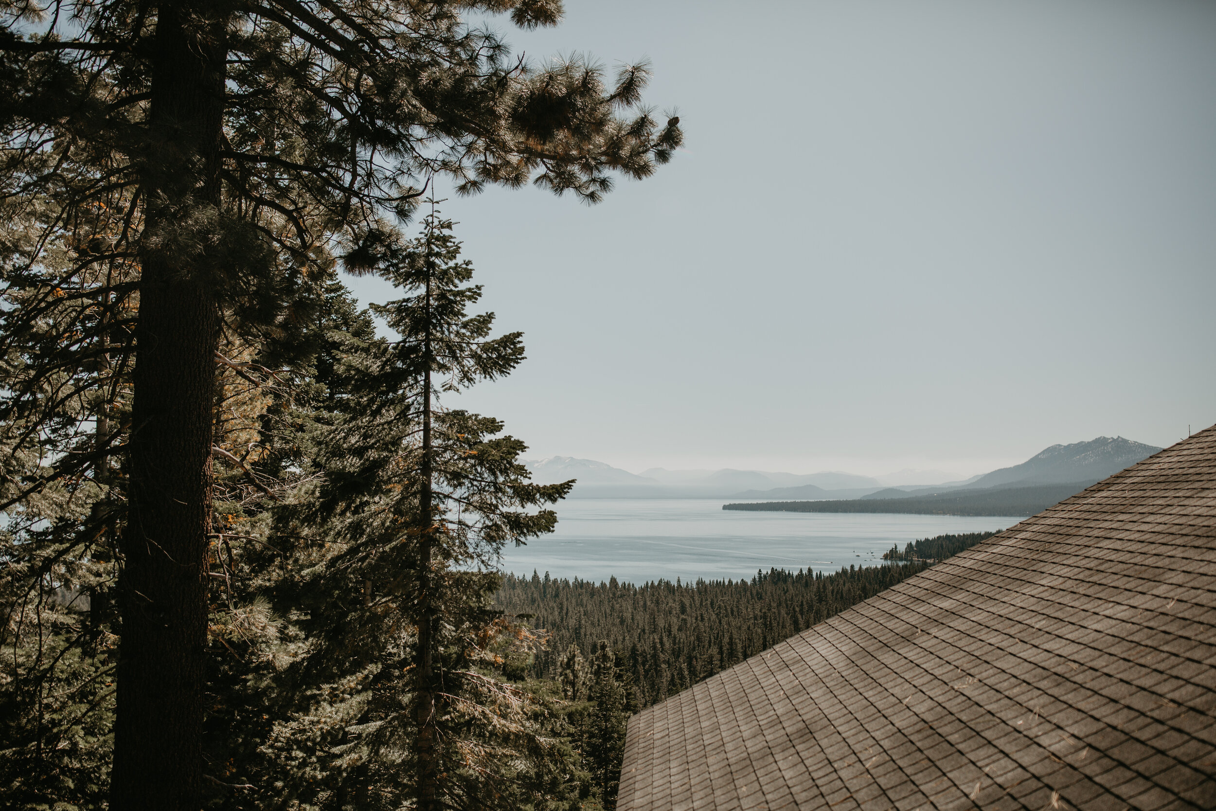 nicole-daacke-photography-lake-tahoe-elopement-hiking-fall-elopement-sierra-nevadas-lake-tahoe-elopement-photographer-100.jpg