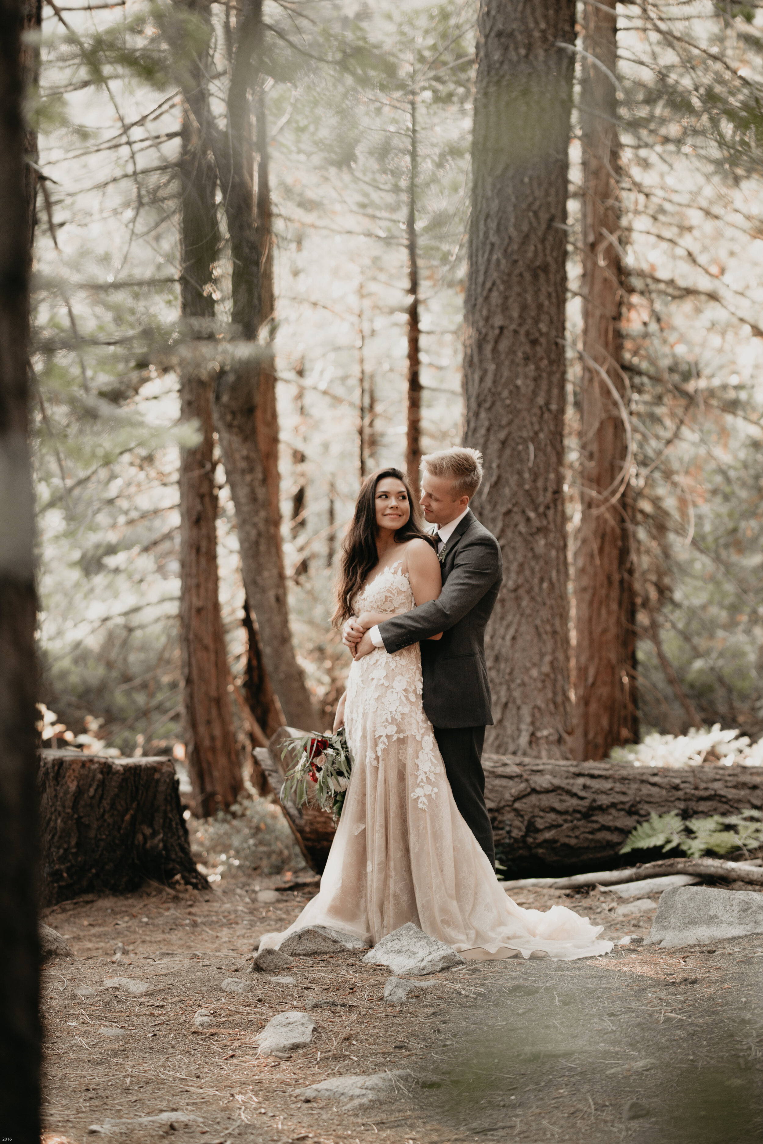 nicole-daacke-photography-lake-tahoe-elopement-hiking-fall-elopement-sierra-nevadas-lake-tahoe-elopement-photographer-174.jpg