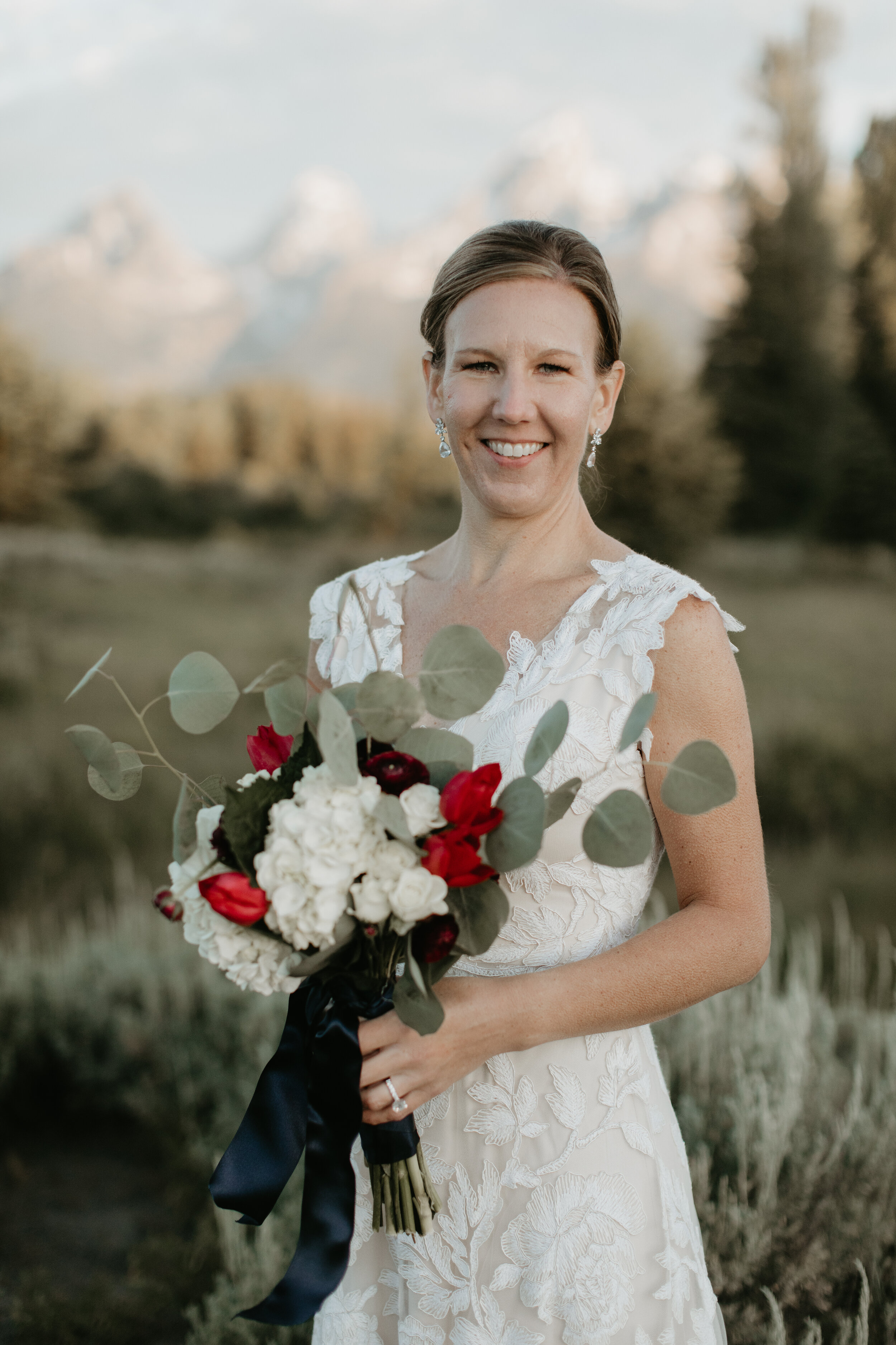 Nicole-Daacke-Photography-bride-wedding-bouquet-grand-tetonsjpg.jpg