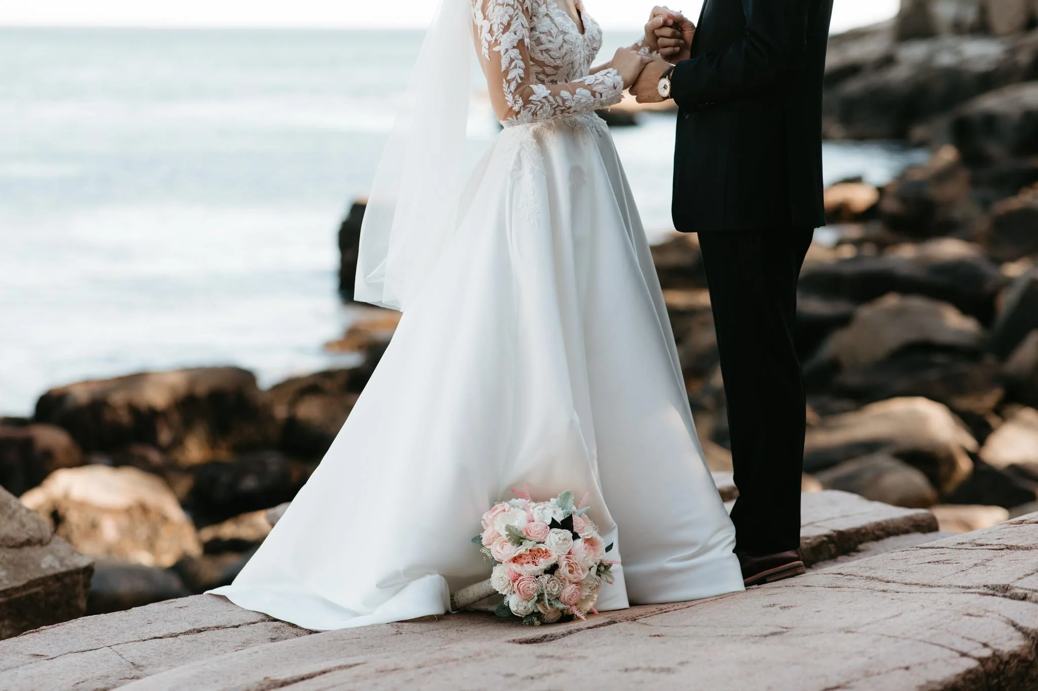 wedding-at-little-hunters-beach-in-acadia-national-park-nicole-daacke-photography-131.jpg