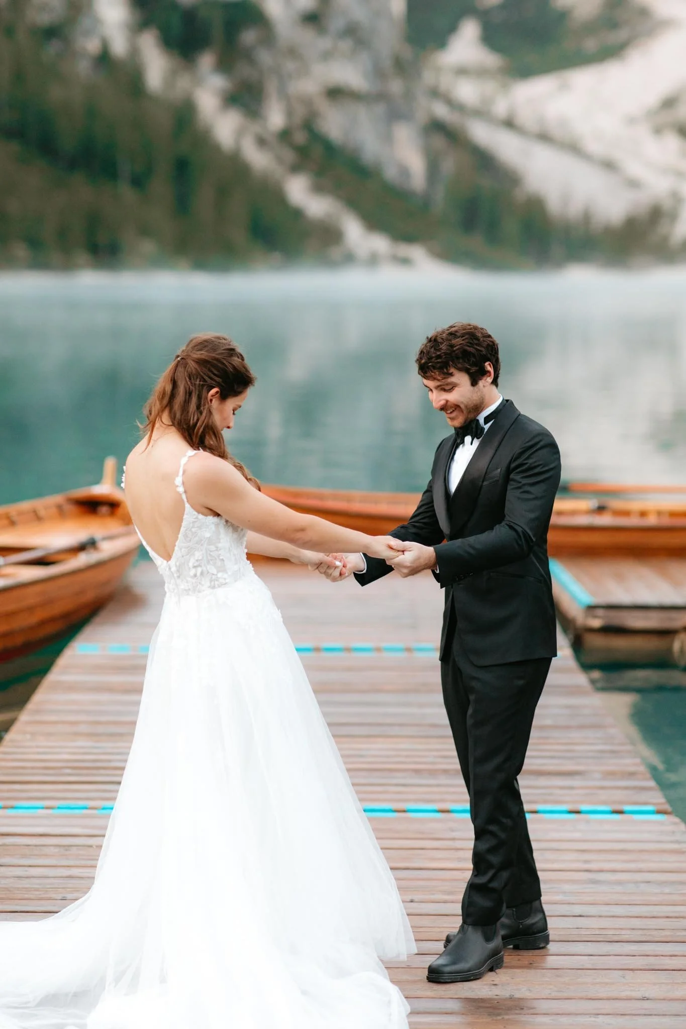 elopement-at-lago-di-braies-boathouse-in-the-dolomites-nicole-daacke-photography-113.jpg