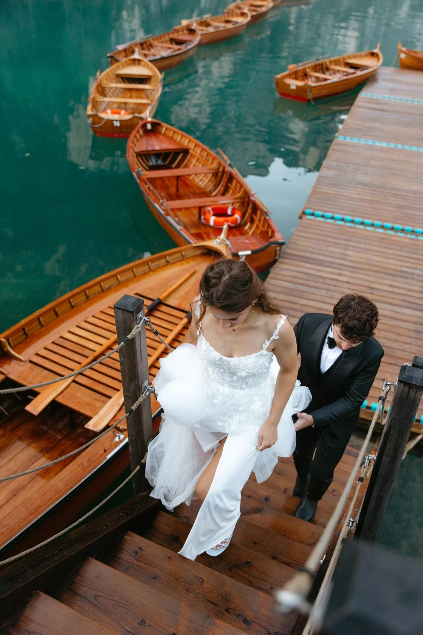 elopement-at-lago-di-braies-boathouse-in-the-dolomites-nicole-daacke-photography-234.jpg