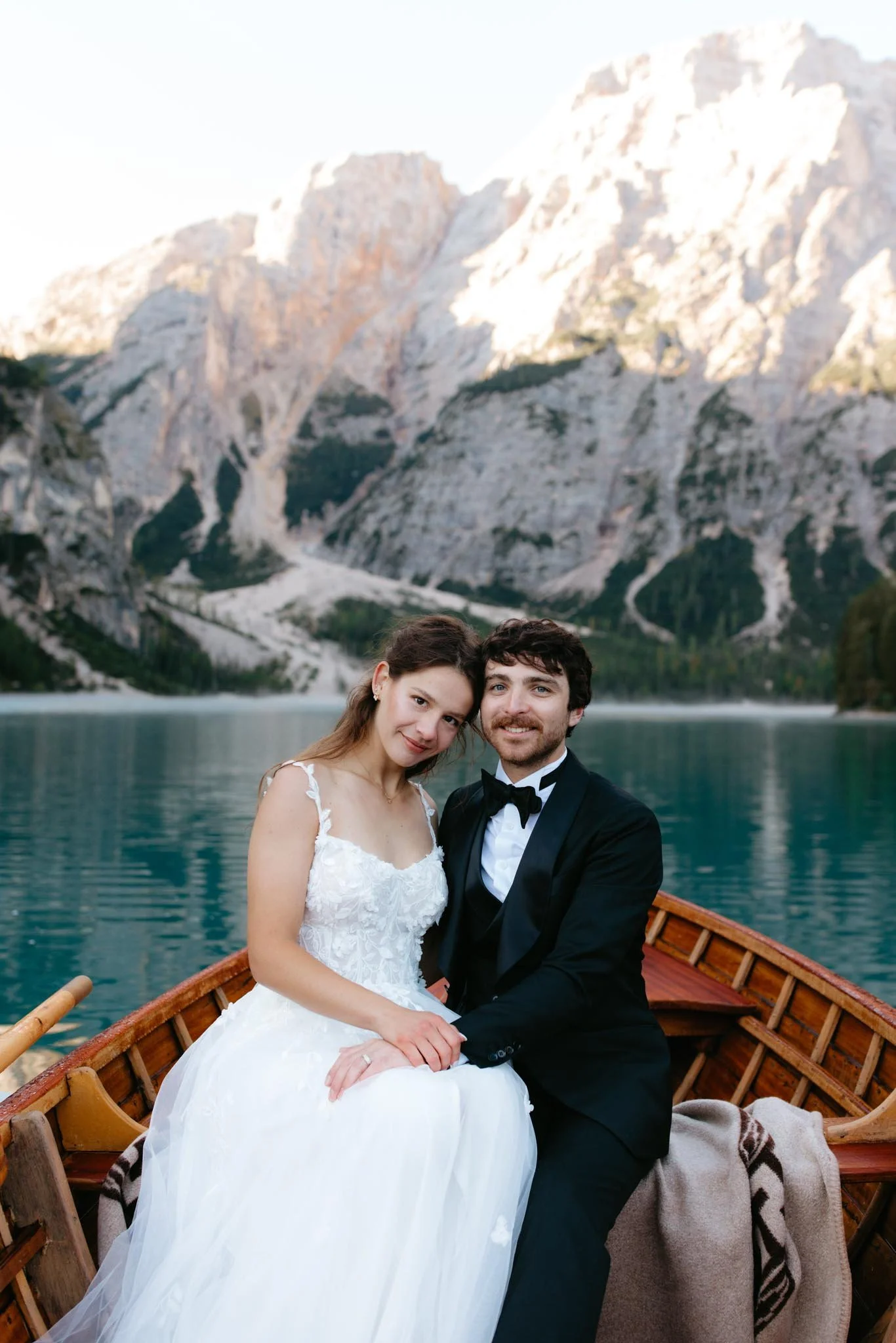 elopement-at-lago-di-braies-boathouse-in-the-dolomites-nicole-daacke-photography-408.jpg