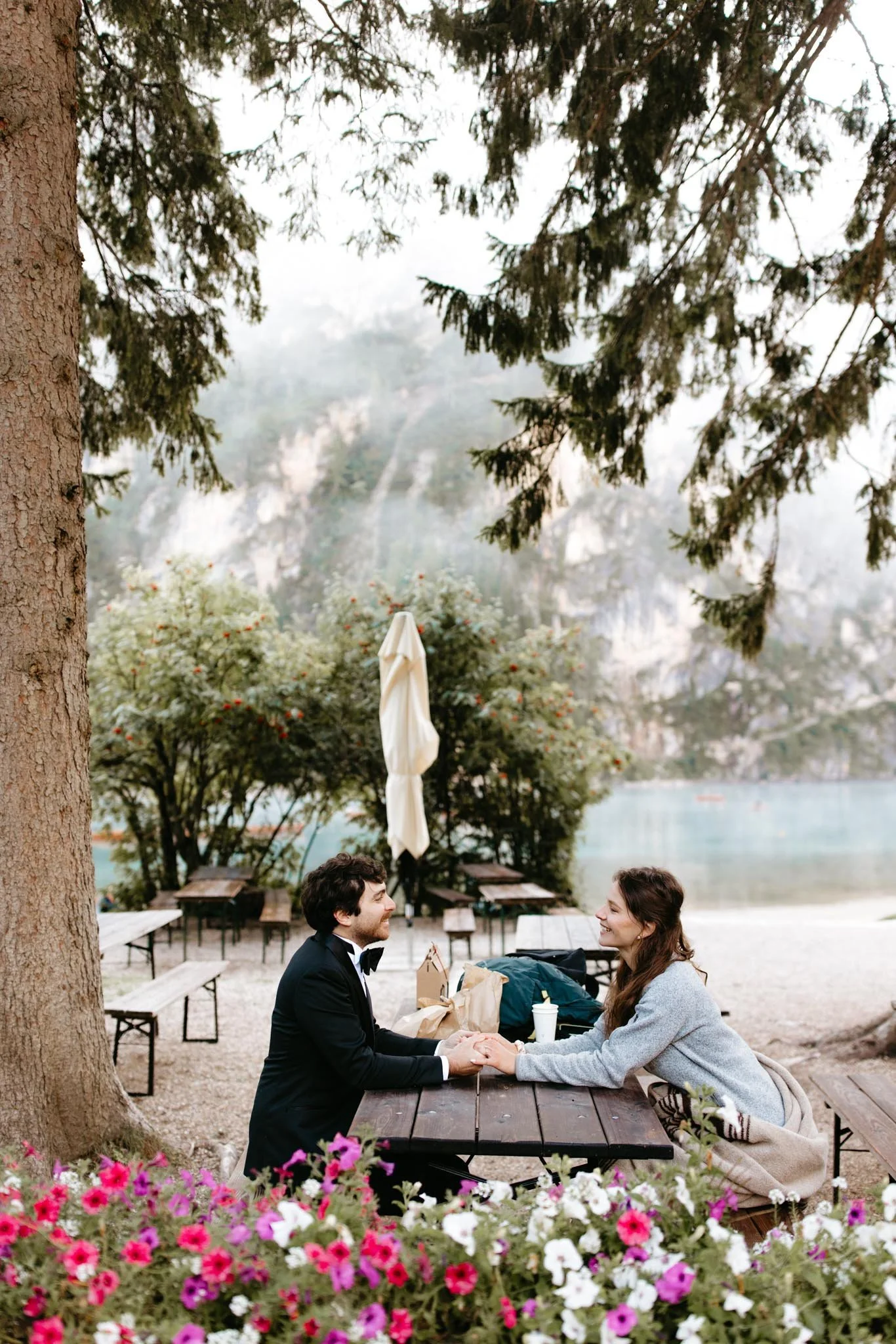 elopement-at-lago-di-braies-boathouse-in-the-dolomites-nicole-daacke-photography-445.jpg