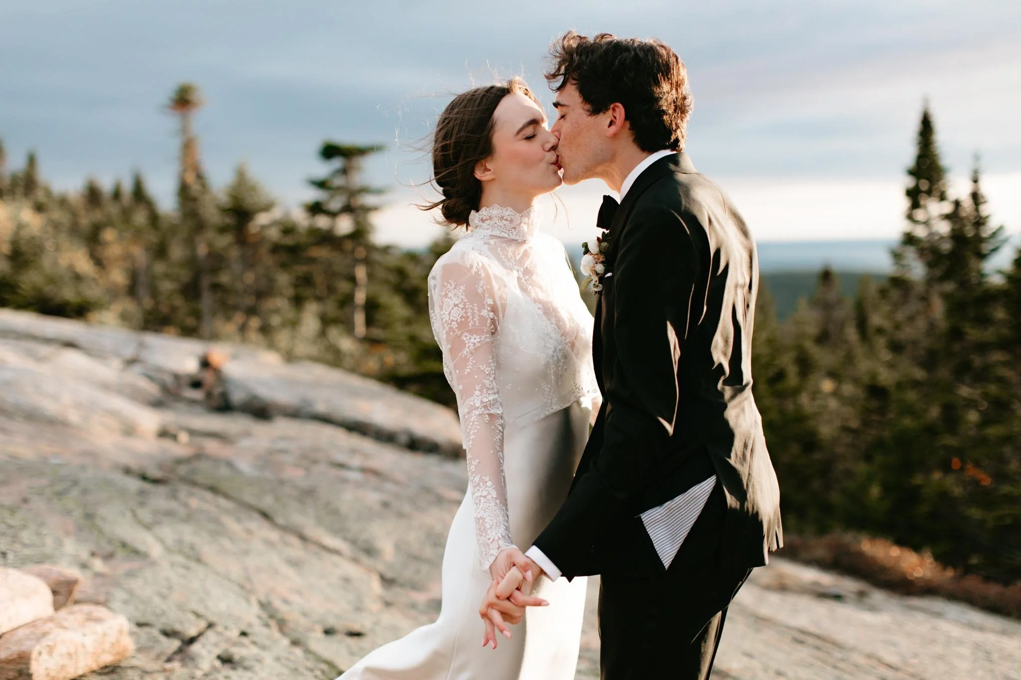 bar-harbor-elopement-with-guests-nicole-daacke-photography-809.jpg