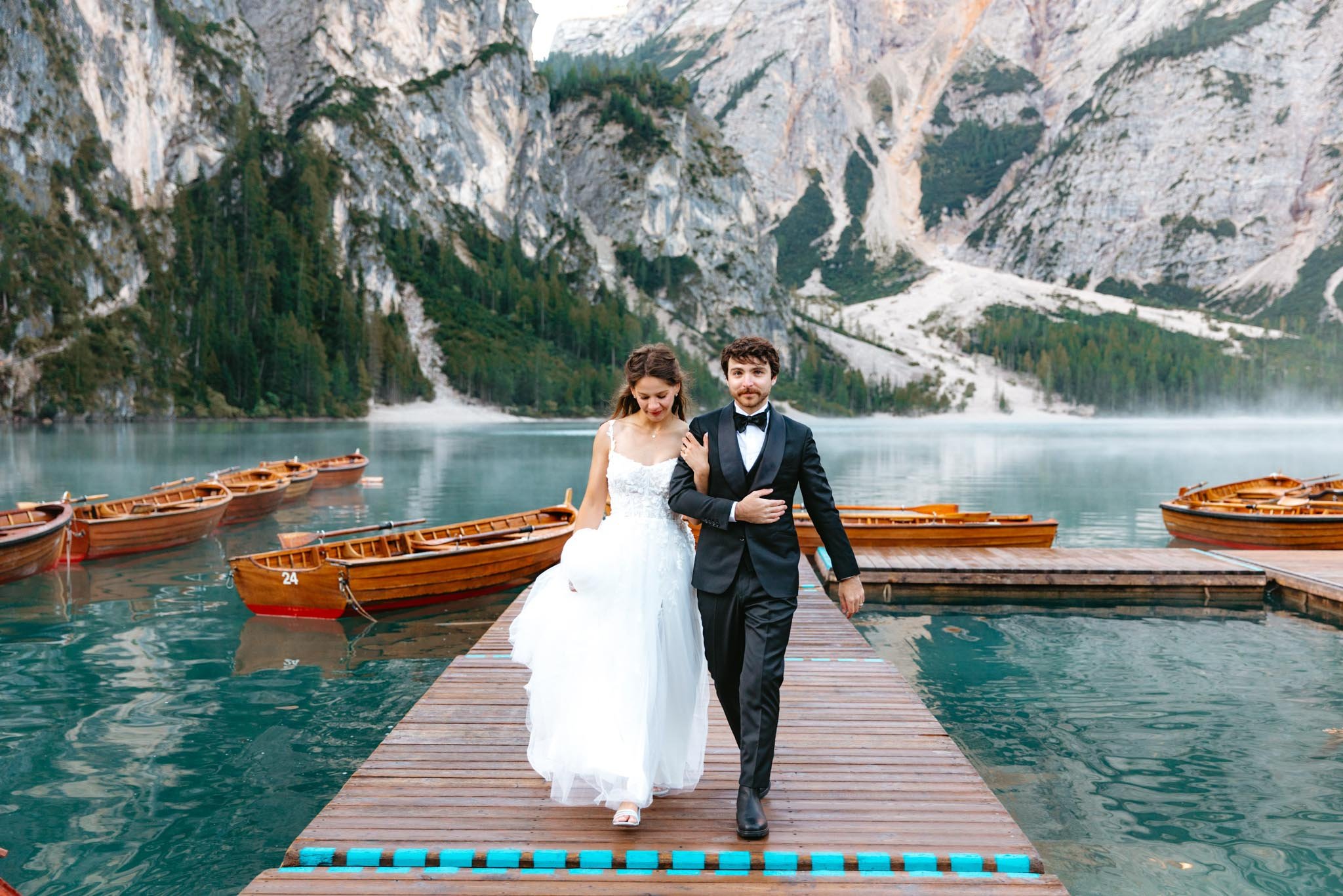 elopement-at-lago-di-braies-boathouse-in-the-dolomites-nicole-daacke-photography-228.jpg