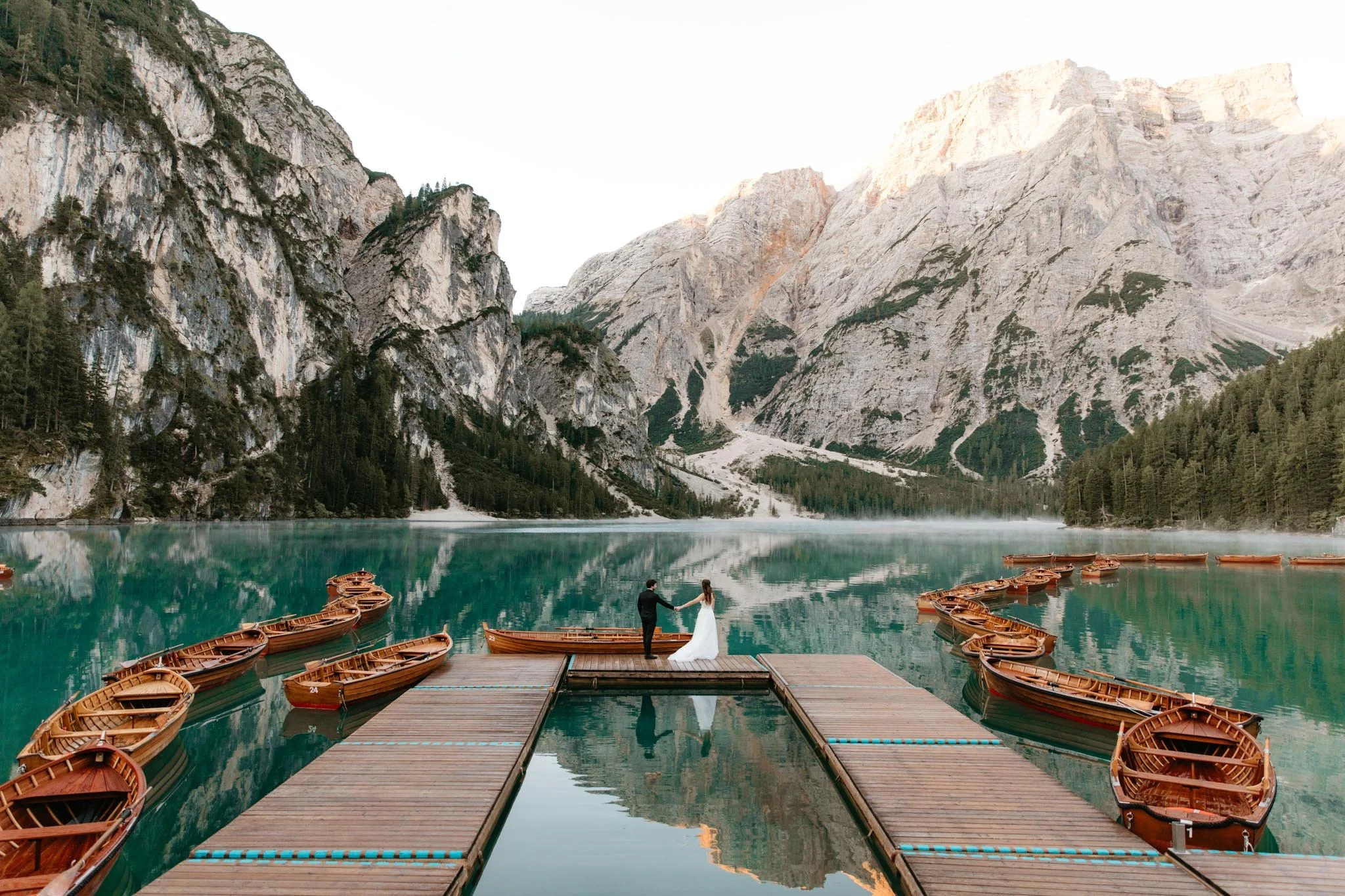 elopement-at-lago-di-braies-boathouse-in-the-dolomites-nicole-daacke-photography-132.jpg