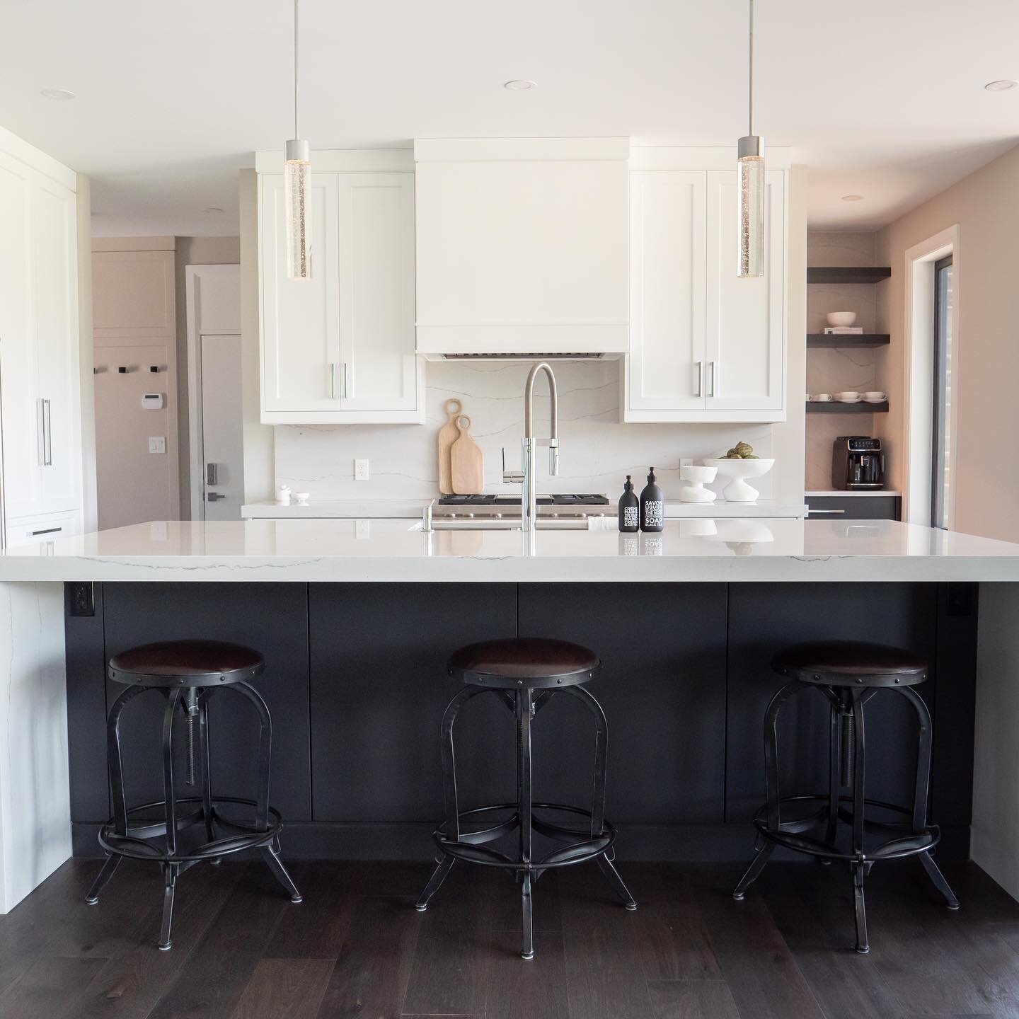Another one from our Puslinch Project!
#homerenovation #newconstruction #kitchendesign #kitchenrenovation #whitekitchen #guelphbusiness