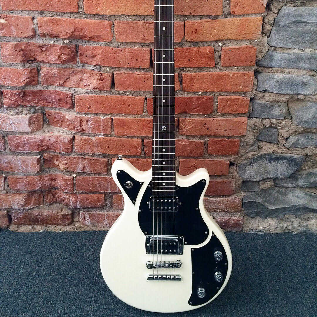 volkswagen guitar 1.jpg