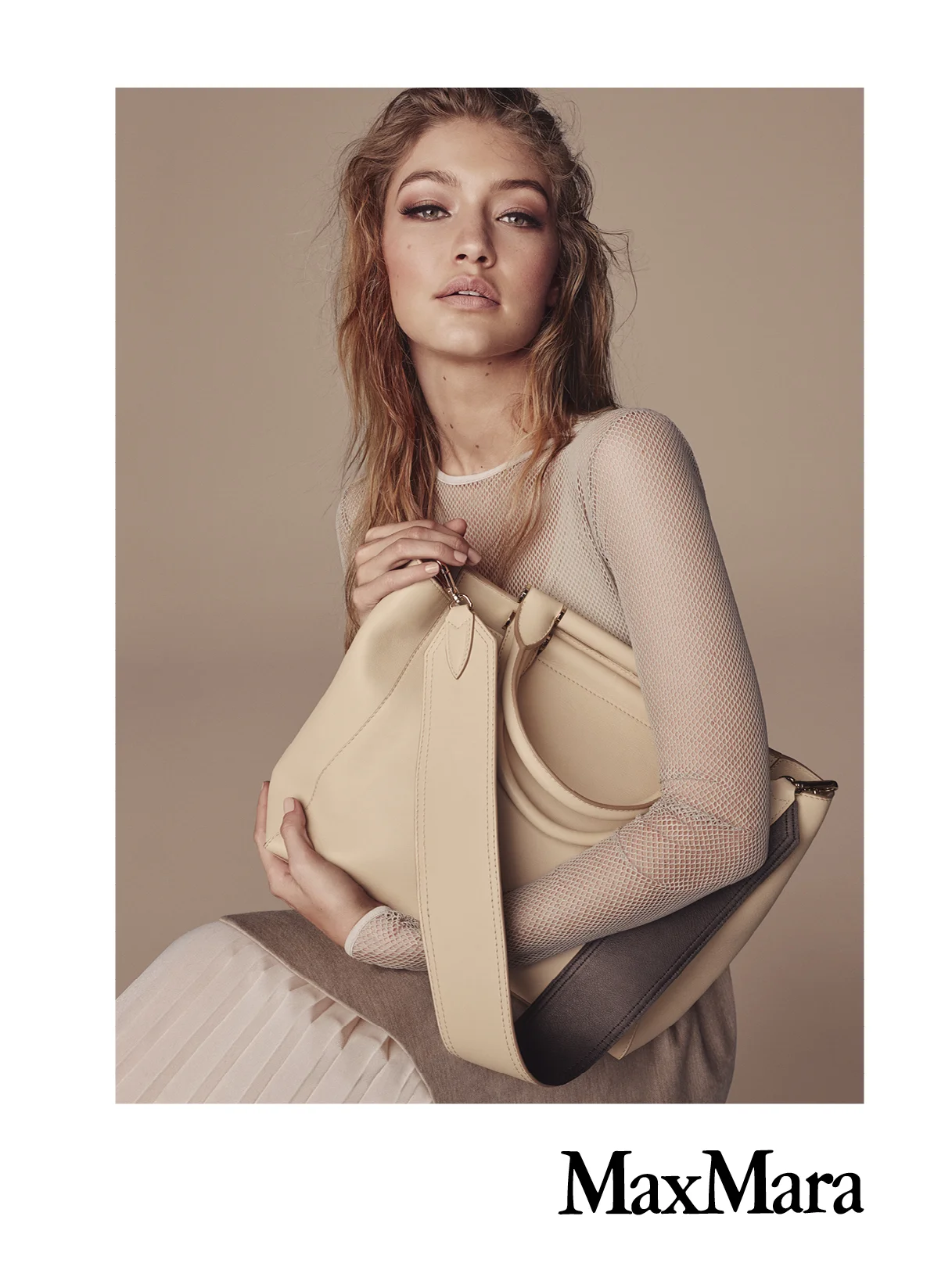 #maxmara #fw16 #stevenmeisel #carineroitfeld #gigihadid #accessories #campaign #jimkaemmerling #patmcgrath #guidopalau
