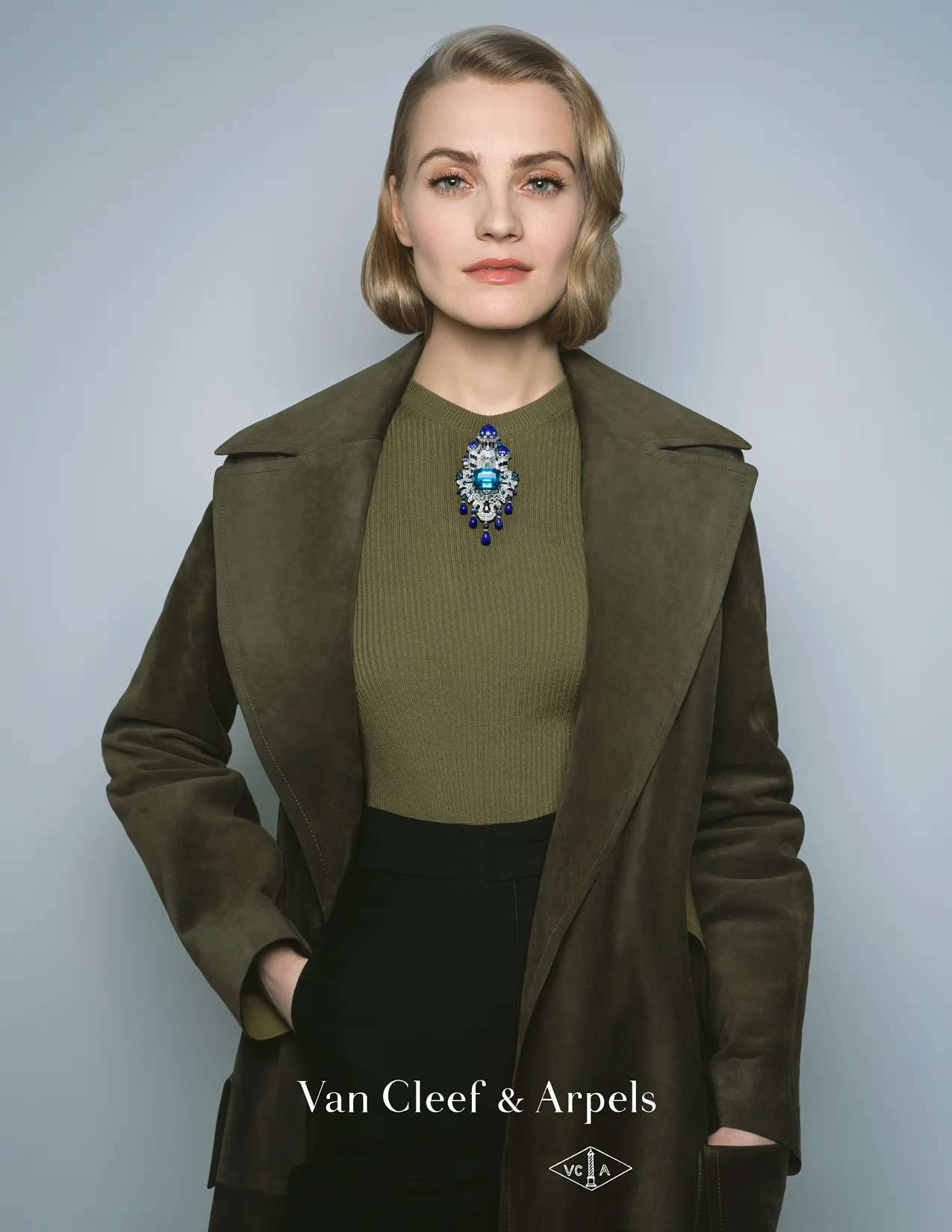 #vancleefarpels #fw17 #campaign #jewelry #brigitteniedermair #carineroitfeld #annajagodzinska #jimkaemmerling #oliverschawalder #topolino