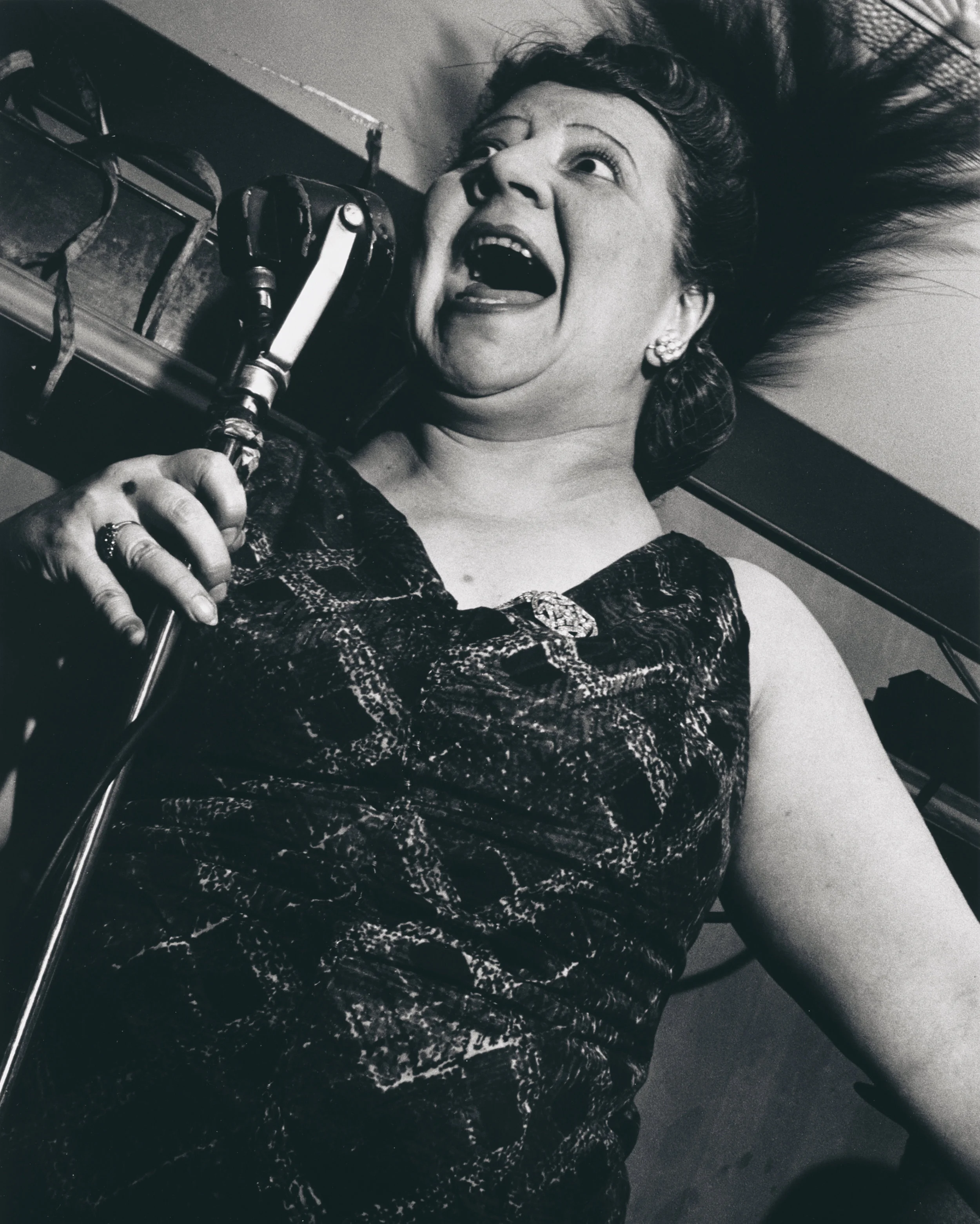 Singer at the Metropole Café, New York City 1946 | © Estate of Lisette Model