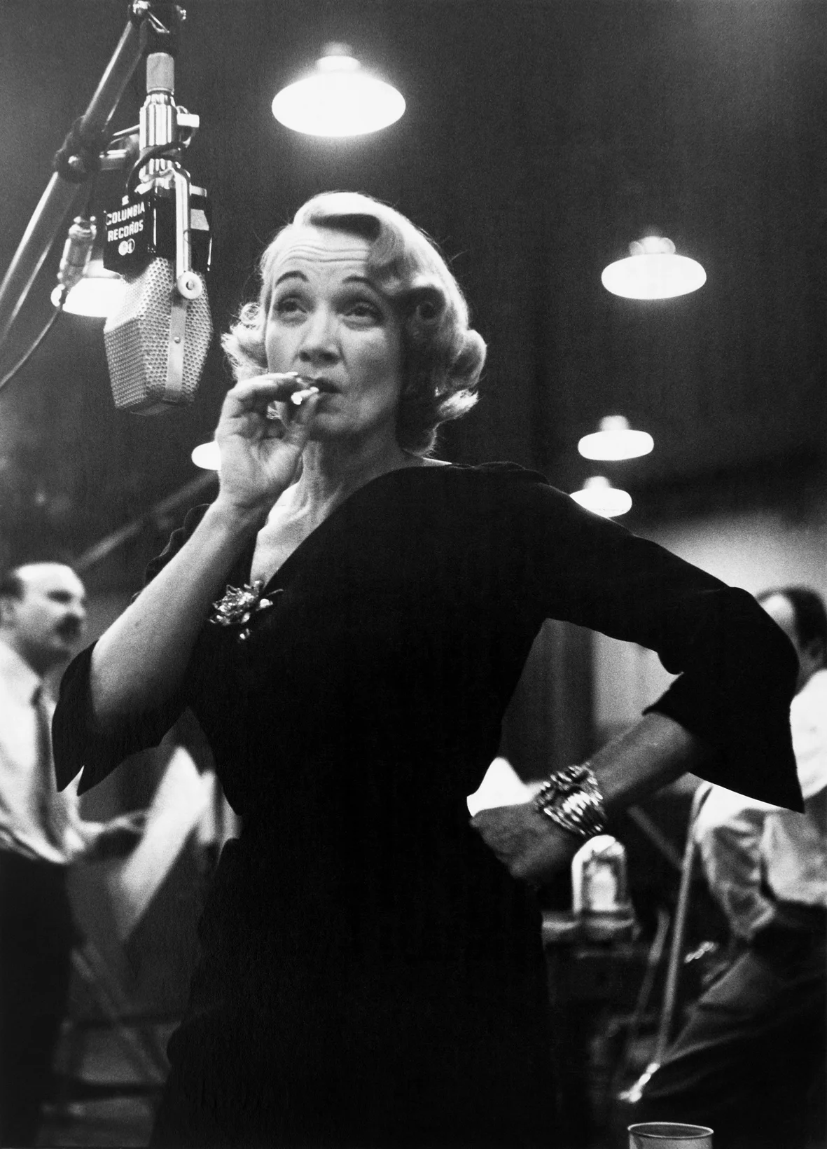 Marlene Dietrich at Columbia records studios, New York, USA, 1952 | © Eve Arnold / Magnum Photos