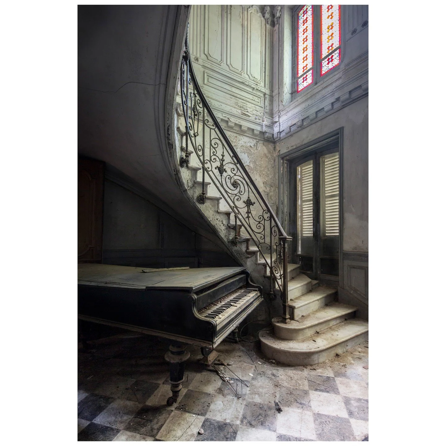 Requiem pour pianos #11, Frankreich, 2014 &copy; Romain Thiery

Frankreich: Das Schloss der St&uuml;rme
Ein B&ouml;sendorfer-Fl&uuml;gel thronte einst in den pr&auml;chtigen Salons eines Lustschlosses von 1863, bevor ein Sturm im Jahr 1999 den Verfal