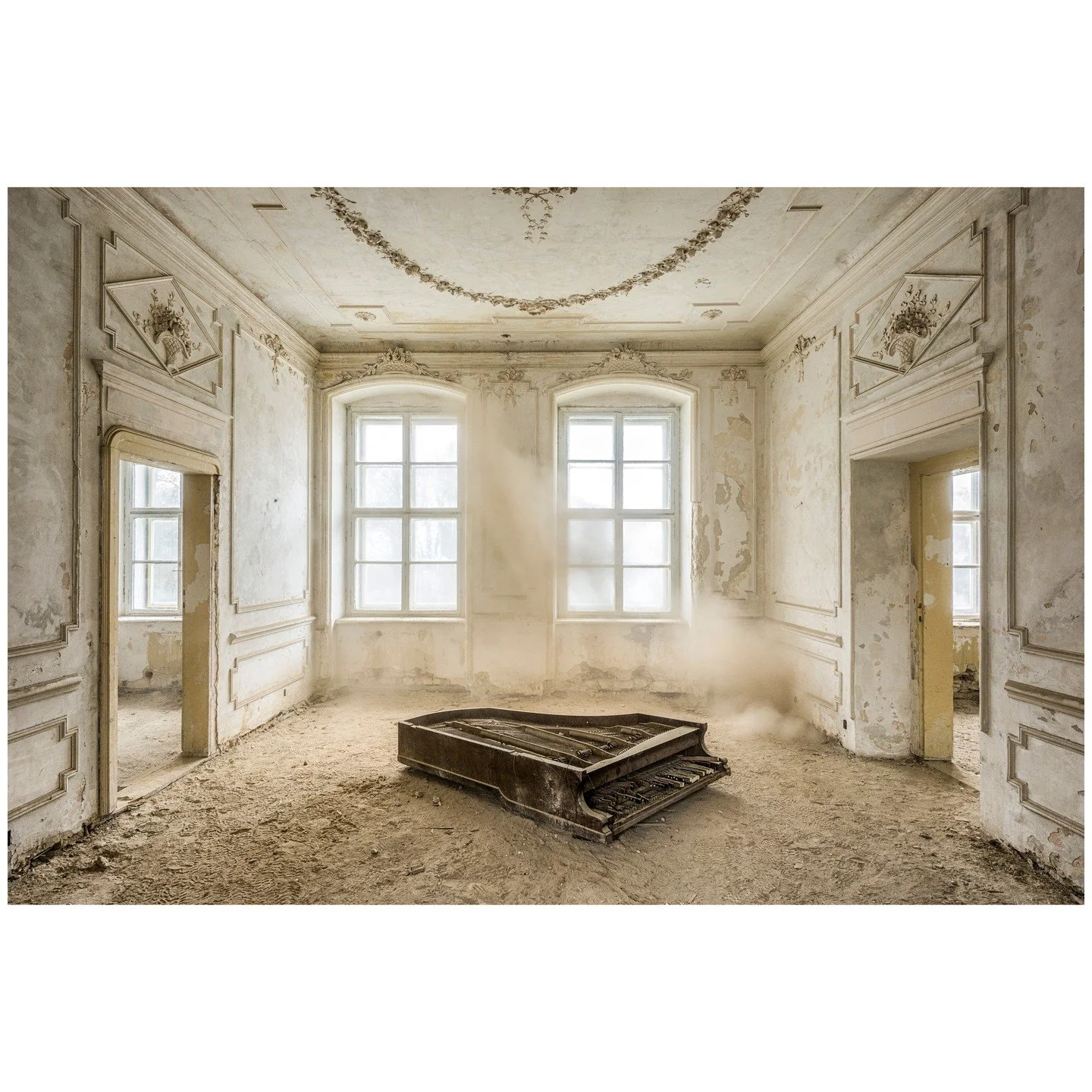 Requiem pour pianos #33, Polen, 2017 &copy; Romain Thiery

Polen: Der verschwundene W&auml;chter 🇵🇱
&laquo;Requiem pour pianos #33&raquo; dokumentiert die Geschichte eines Palastes aus dem 13. Jahrhundert, der Ende des 19. Jahrhunderts von einem am