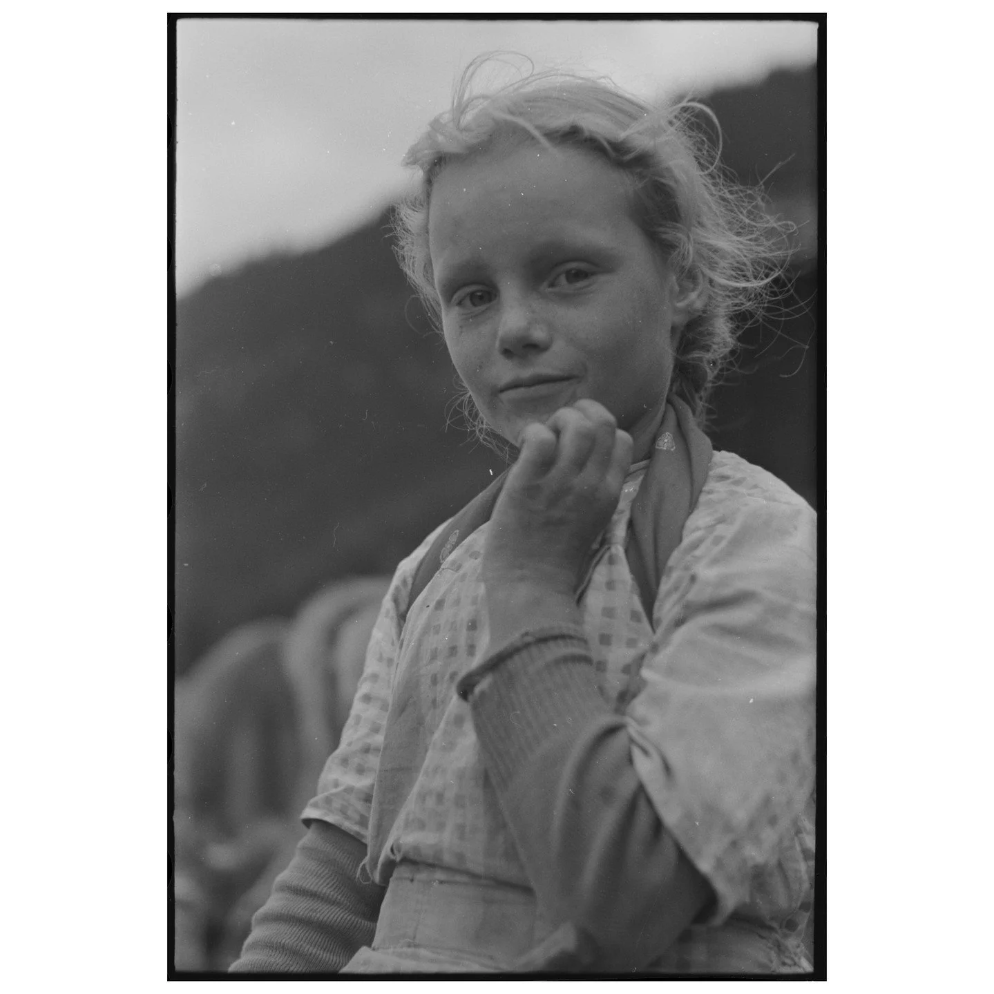 Hedy Bumbacher, Wallis, 1944 &copy; Hedy Bumbacher / Fotostiftung Schweiz

Frauen. Fragen. Fotoarchive. 

Es ist eine stille, aber tiefgreifende Diskrepanz, die in den Speichern unserer Ged&auml;chtnisinstitutionen schlummert. Wer die Geschichte der 