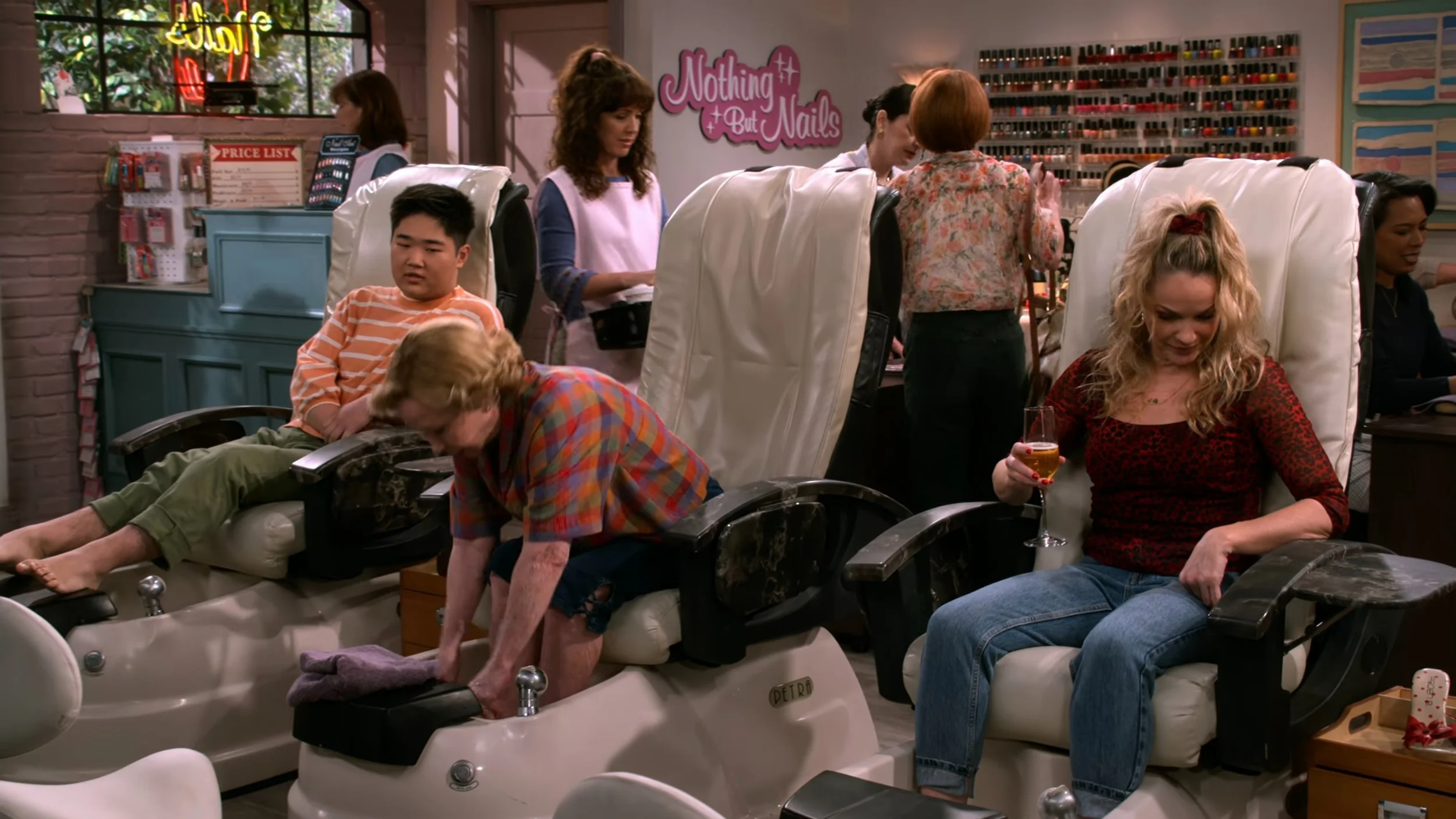 VS--Netflix-That90sShowE4TwoPrinces-15’24”.jpg