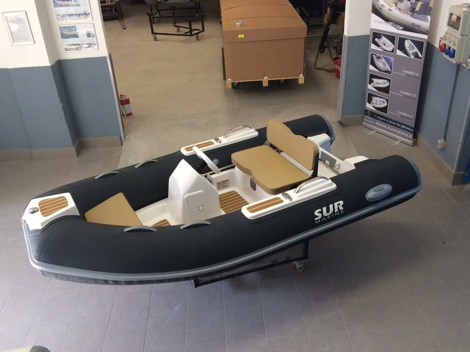 st 290 display boat .jpg