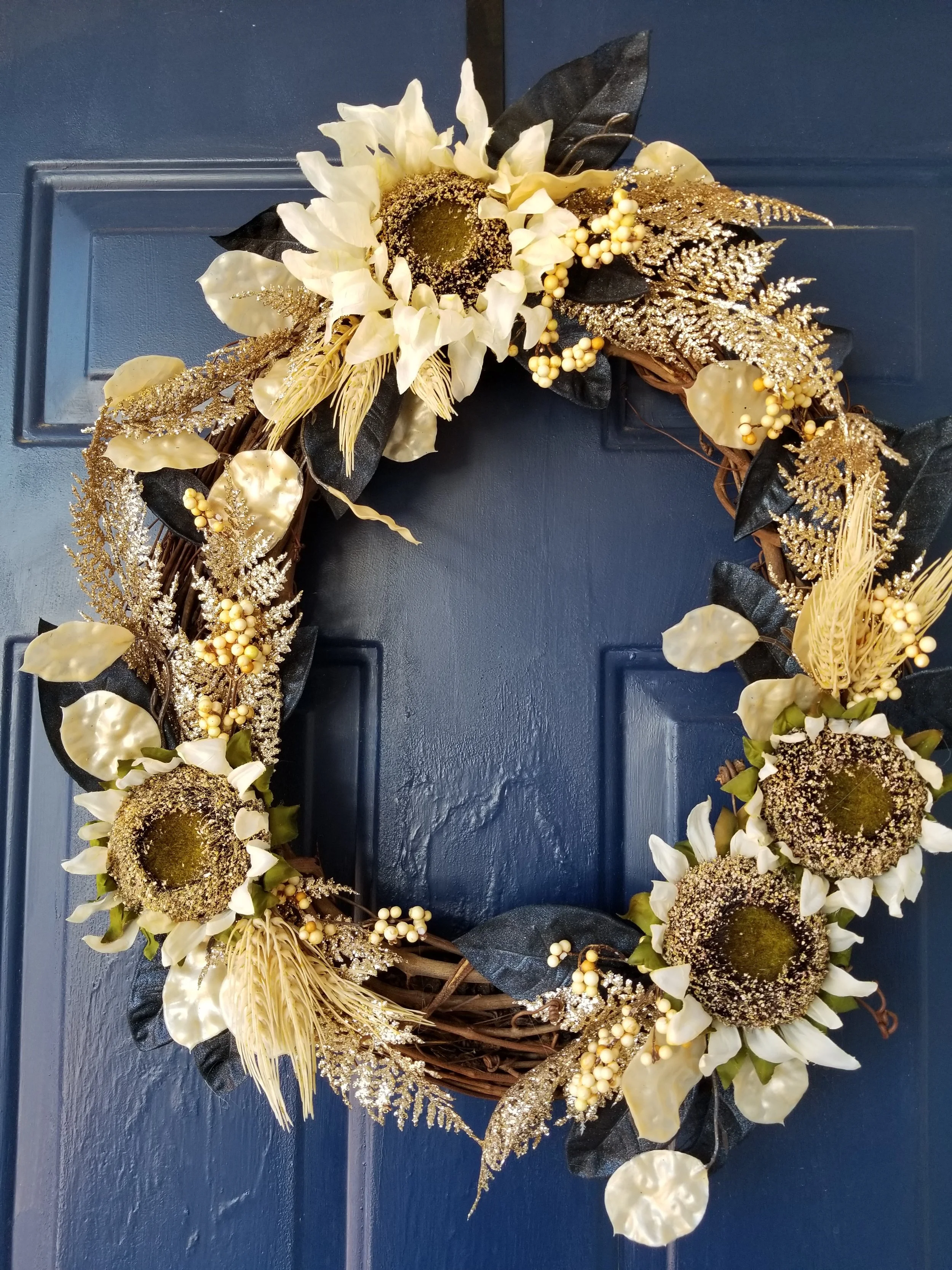 Wreath_Navy and Gold.jpg