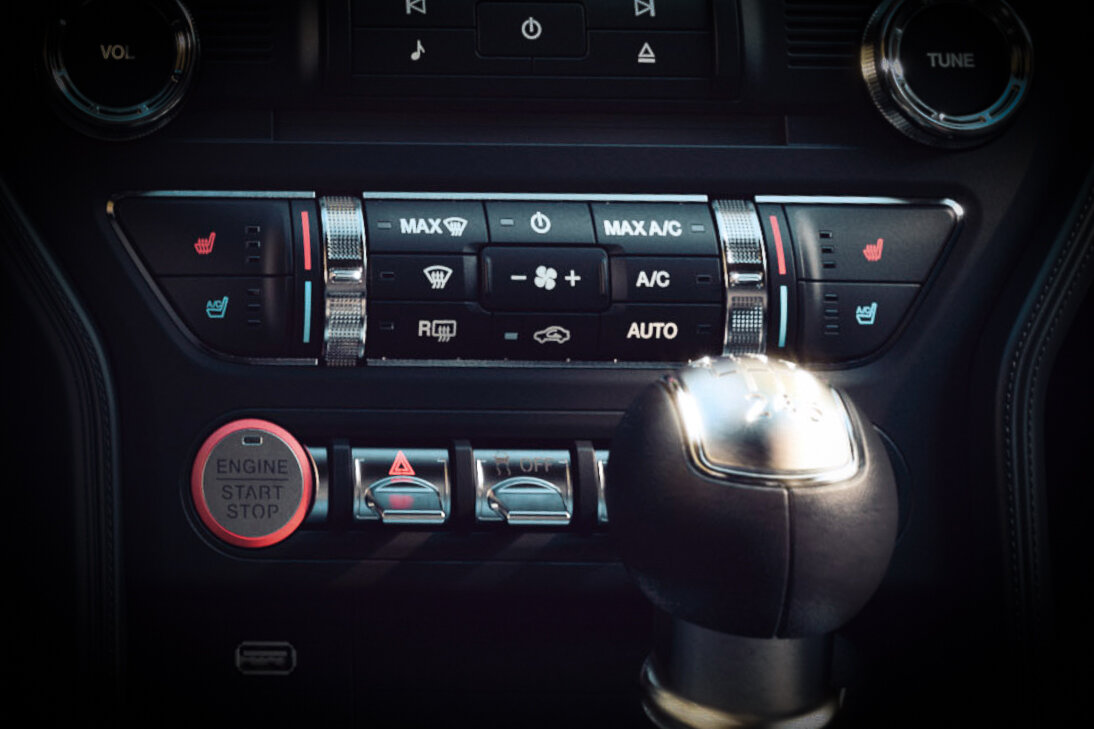 2019-mustang-interior-full-ip-2.jpg