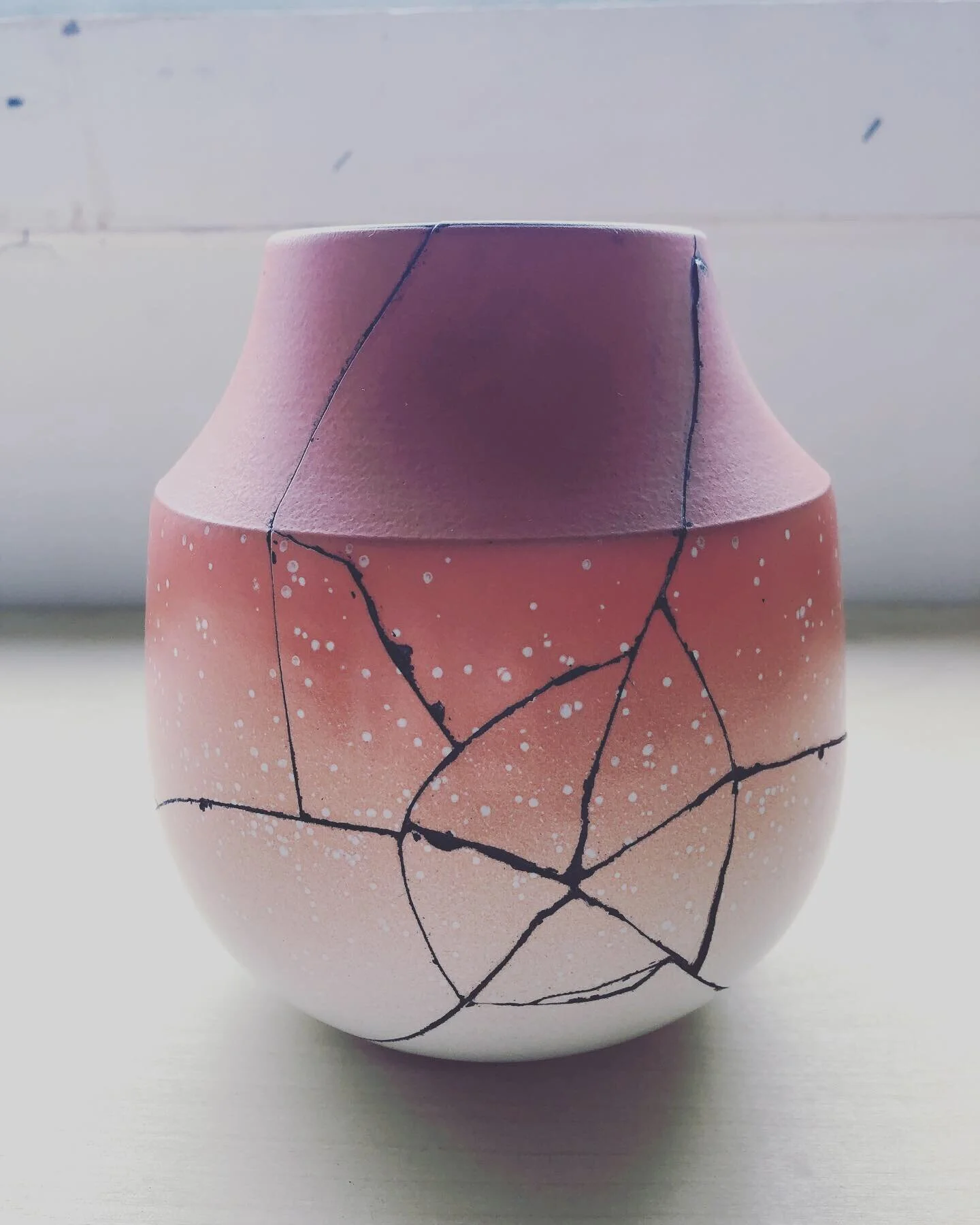 Mid-line lacqueur of a Heath vase