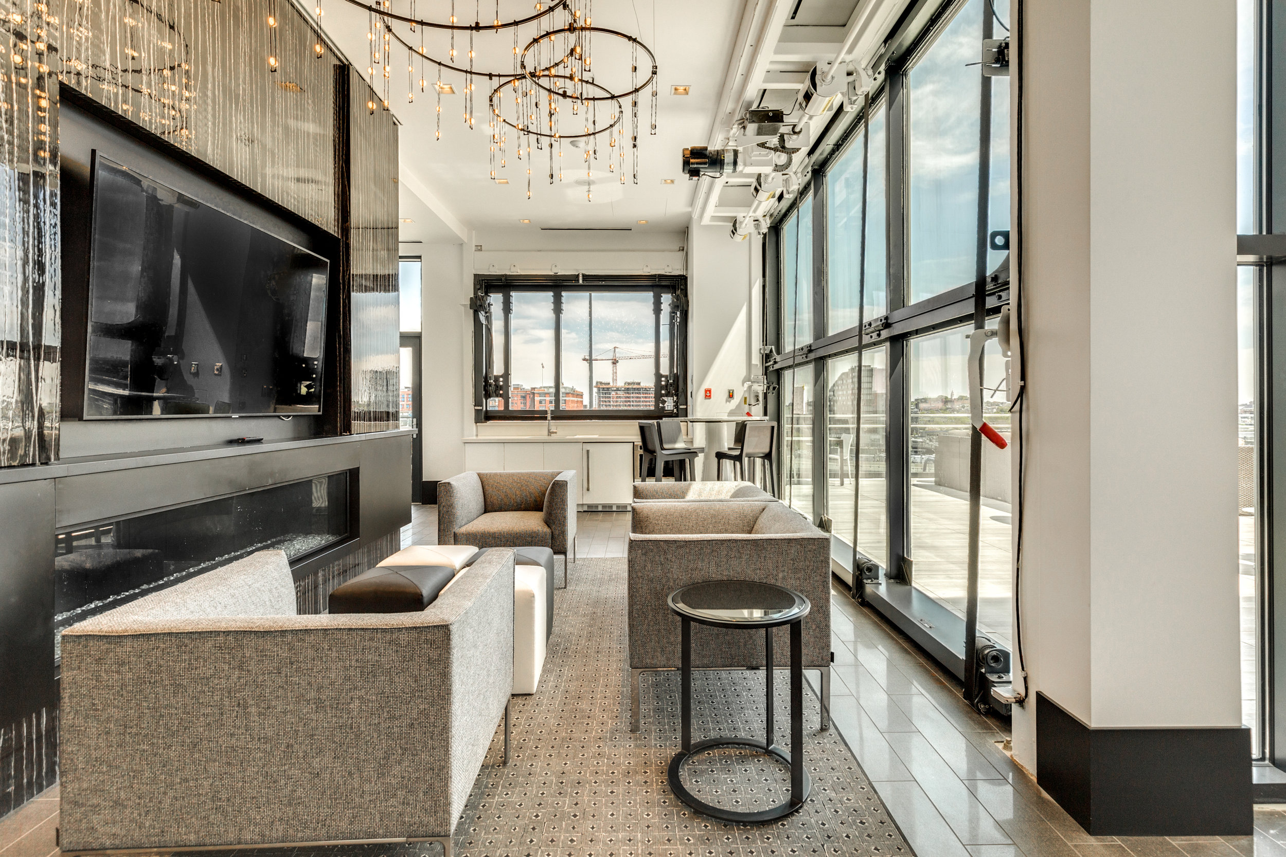 25_Family Room-3.jpg