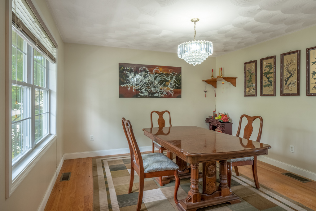 10_Dining_Room-.jpg