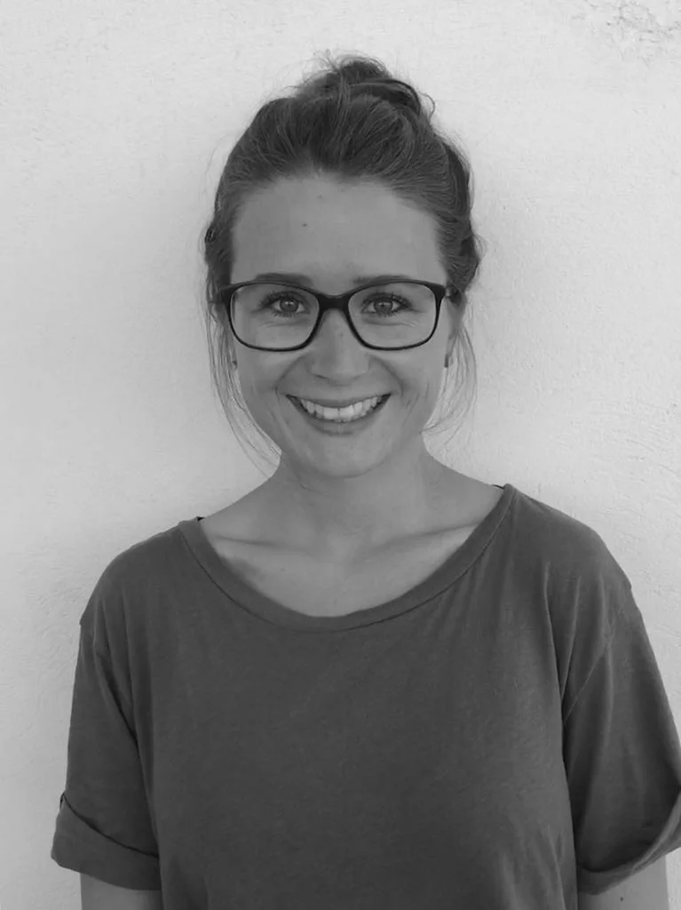 RUTH HEEREN Site Coordinator - Greece coordinator@schoolboxproject.org