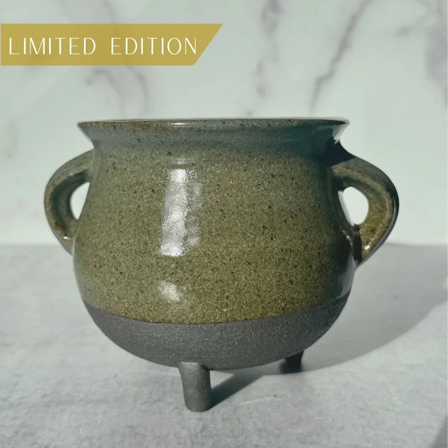 Stoneware Cauldron