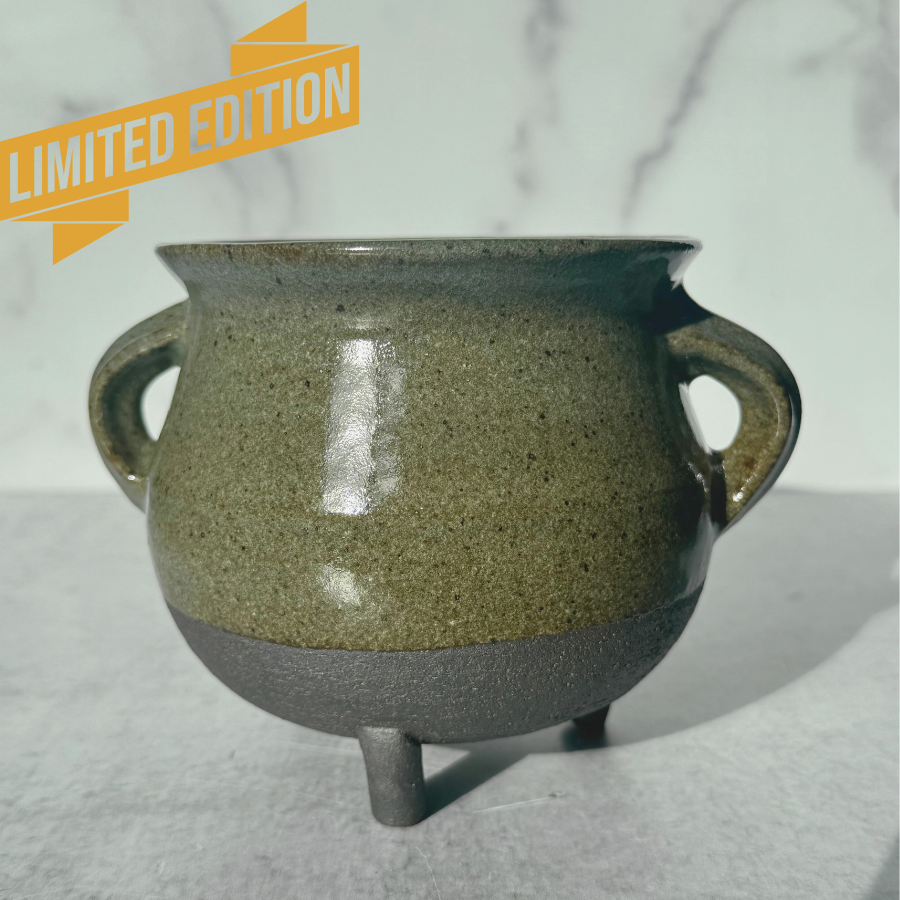 Stoneware Cauldron