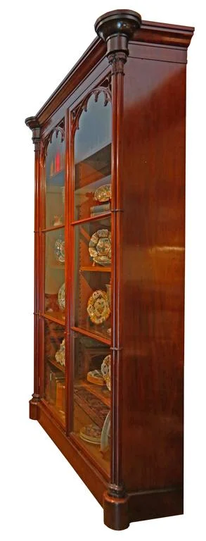 Display_Case_Sideview_l.jpg