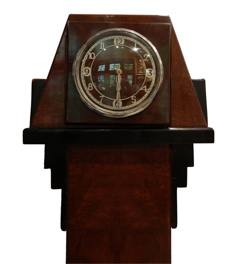 Deco_Clock_Zoomed_master.jpg