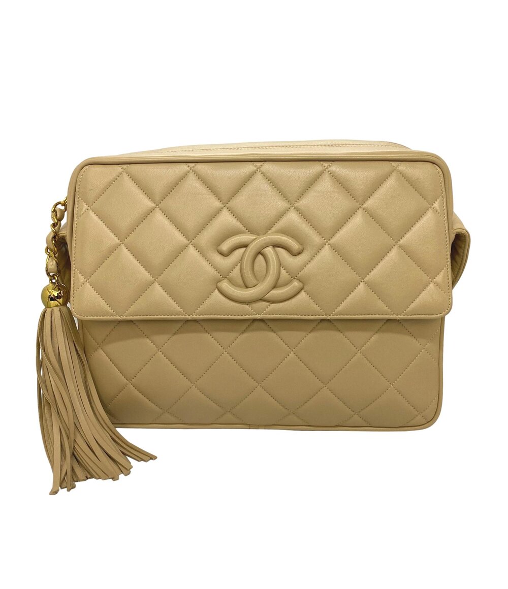 Extremely Rare Limited Edition Chanel Lambskin Heart Baguette – SFN