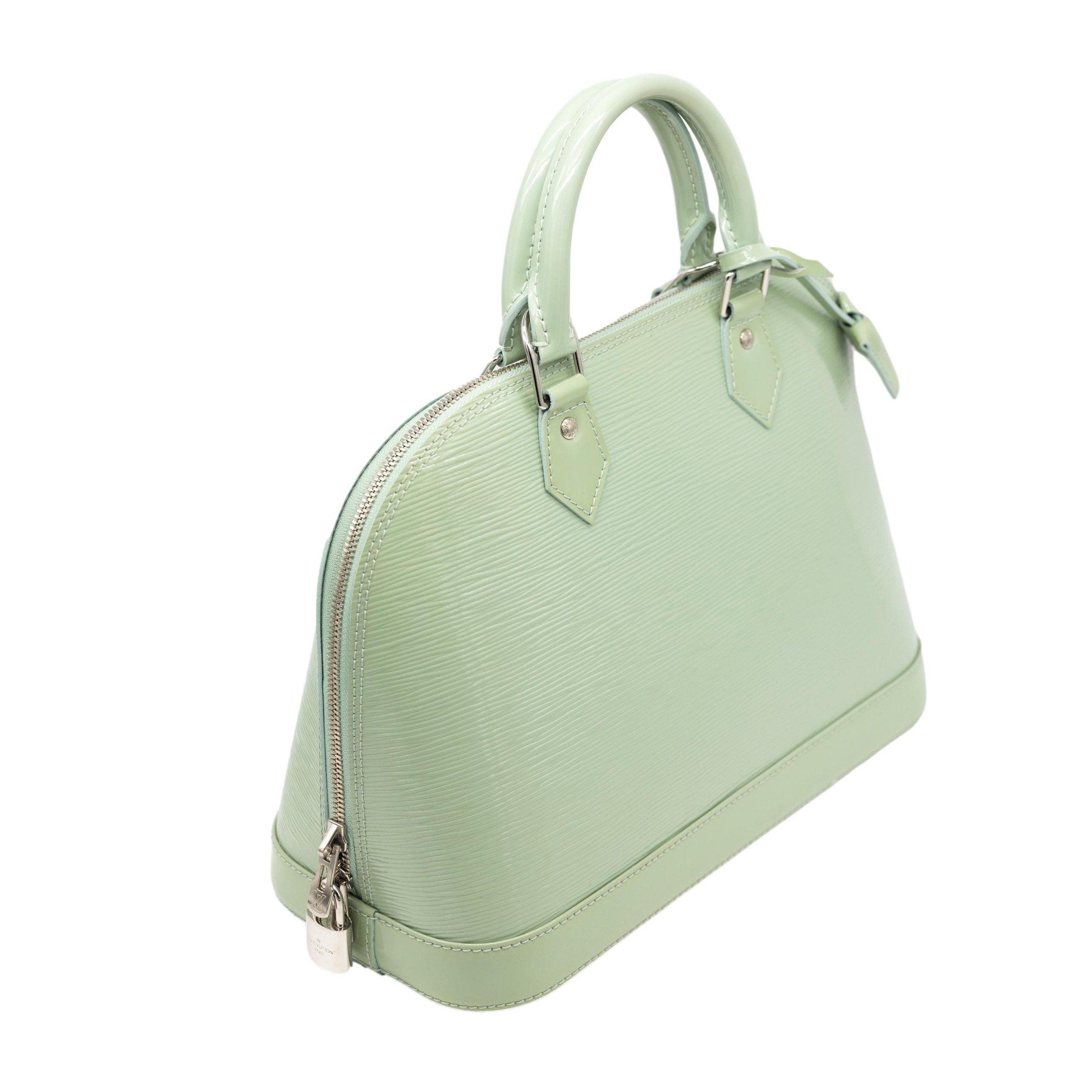 gildedagevintagebags2022-34_clipped_rev_1.jpeg