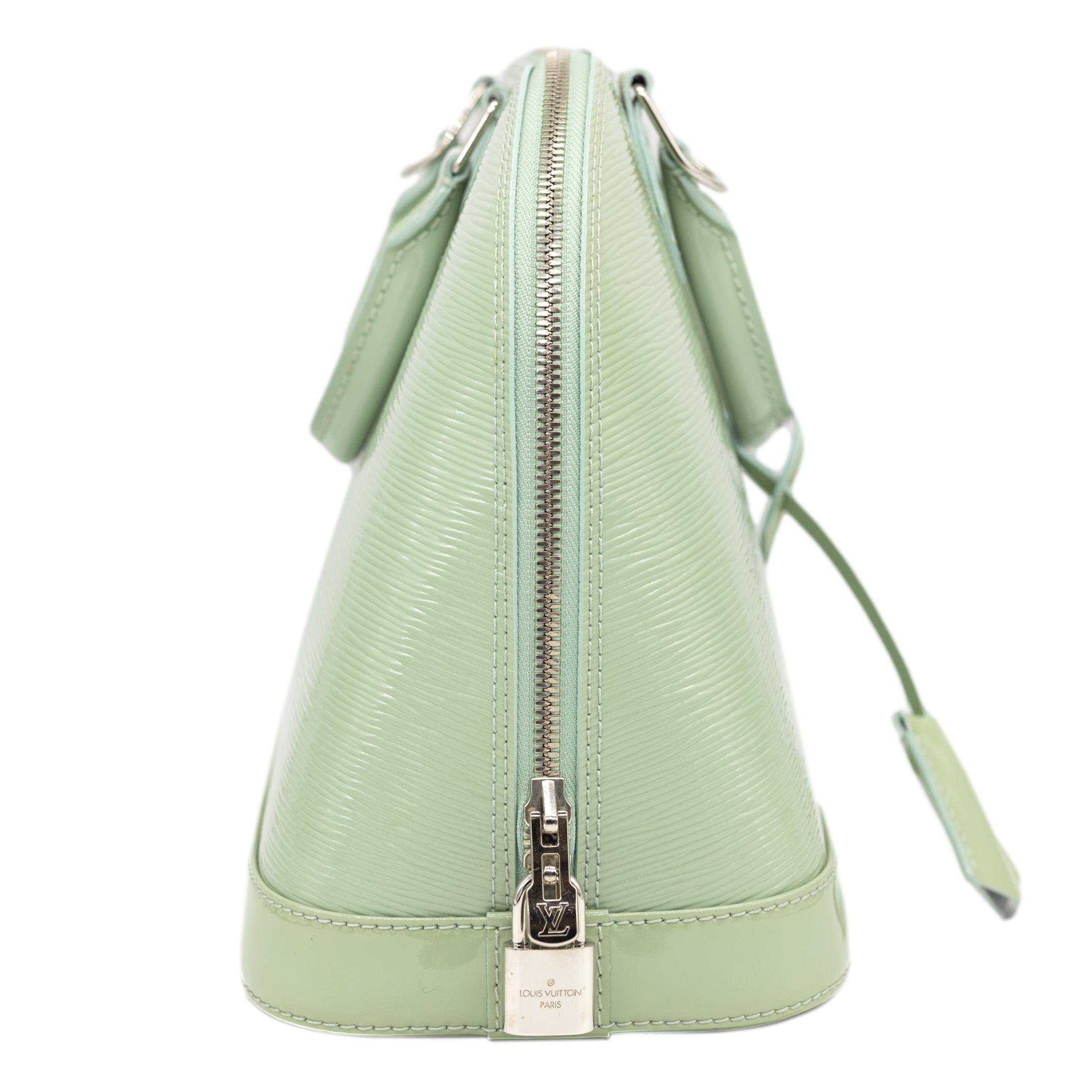 gildedagevintagebags2022-8_clipped_rev_2.jpeg