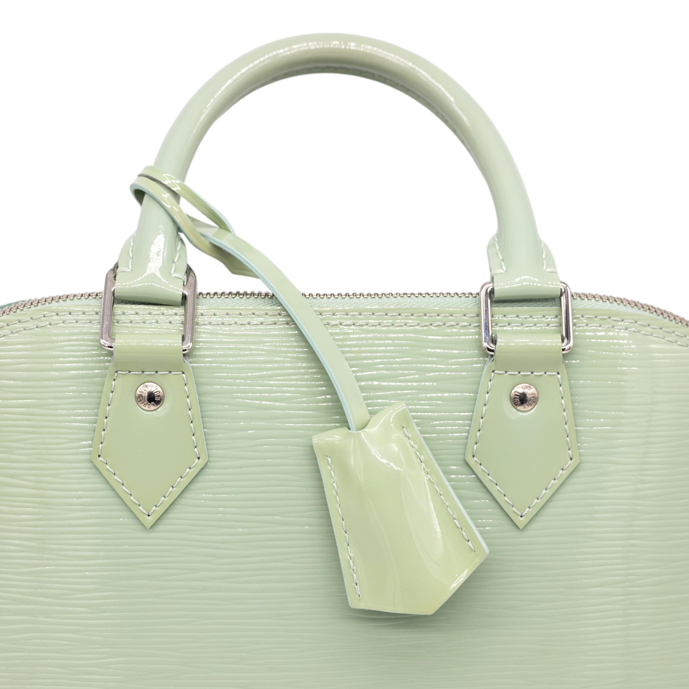 gildedagevintagebags2022-2_clipped_rev_2.jpeg