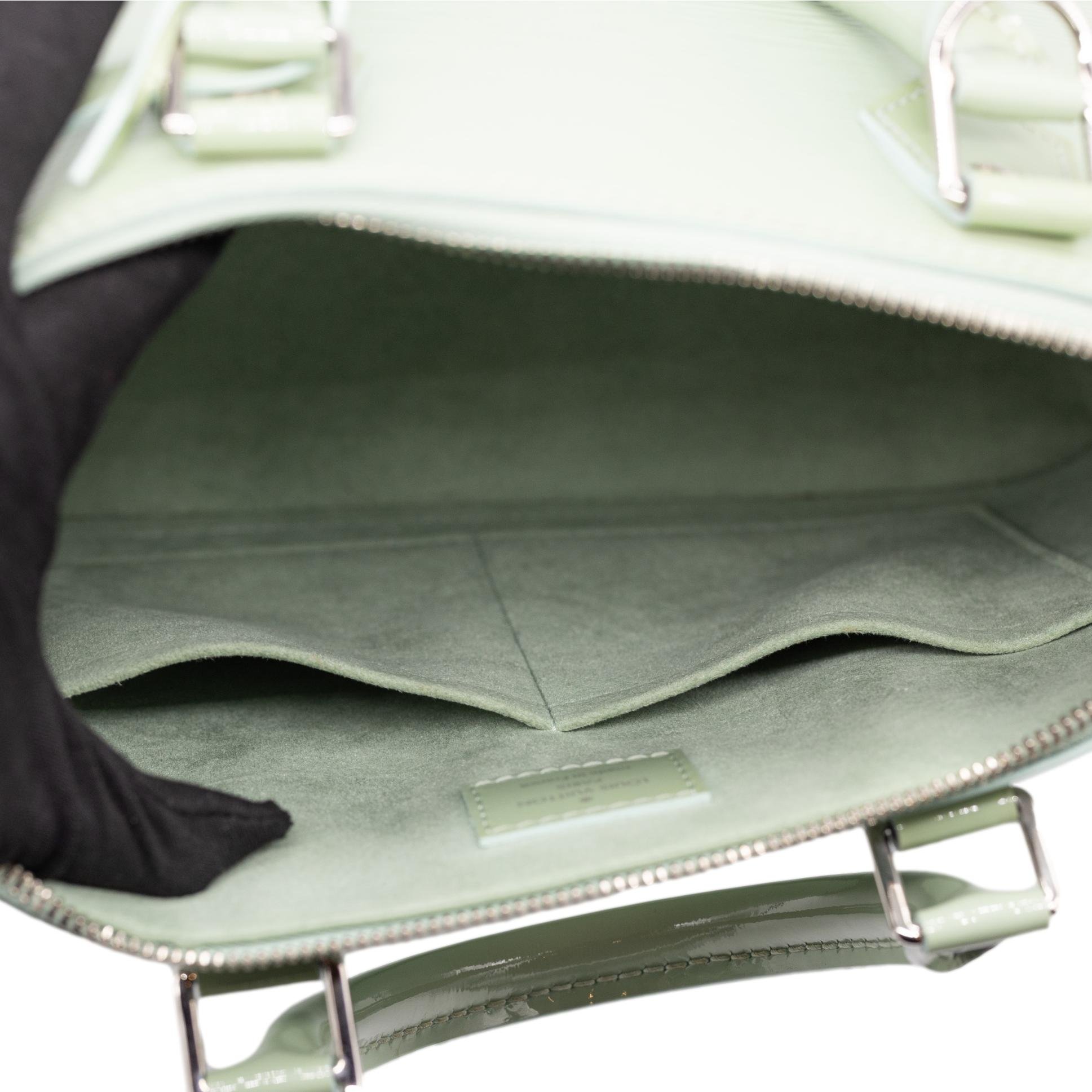 gildedagevintagebags2022-29_clipped_rev_1.jpeg
