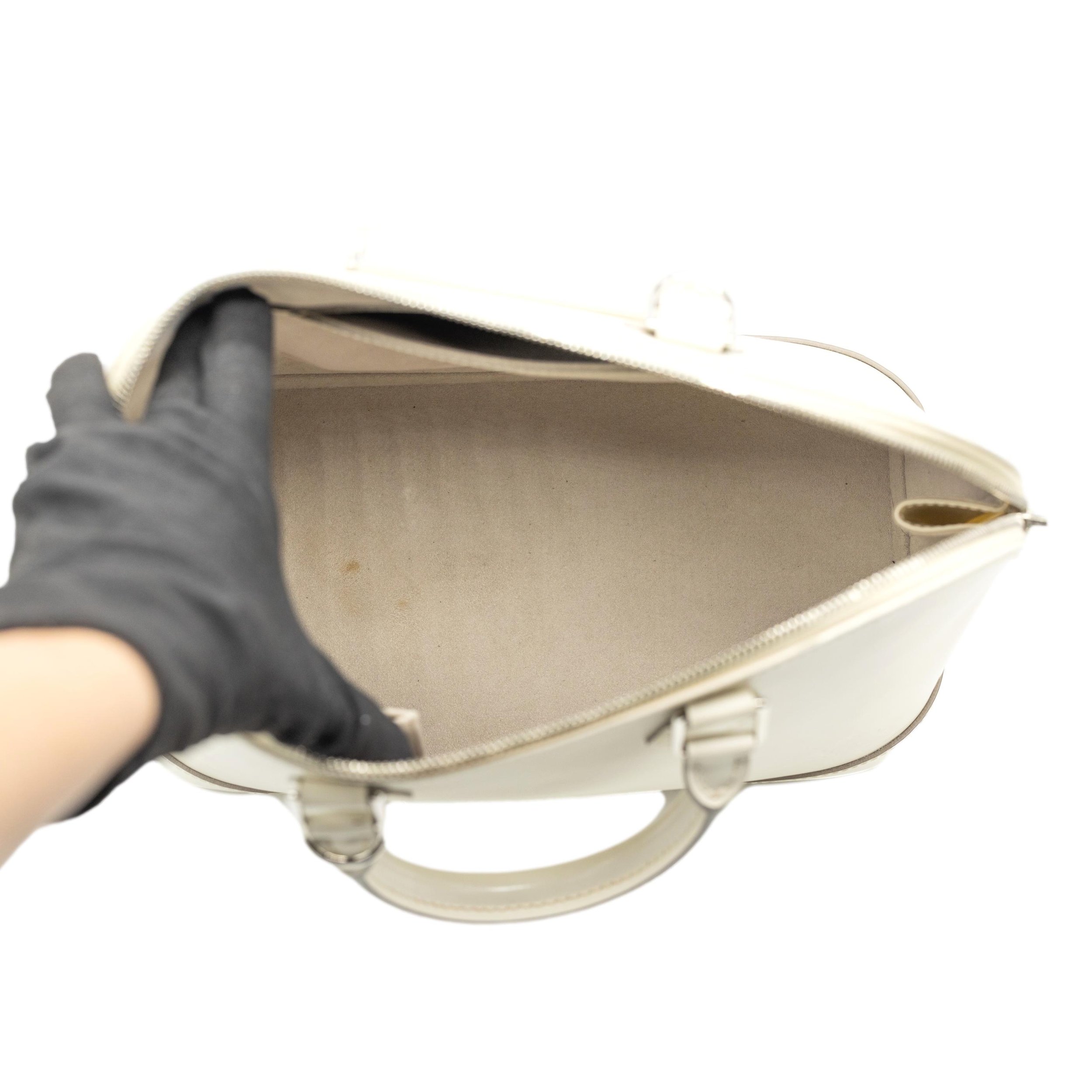 gildedagevintagebags2022-52_clipped_rev_2.jpeg