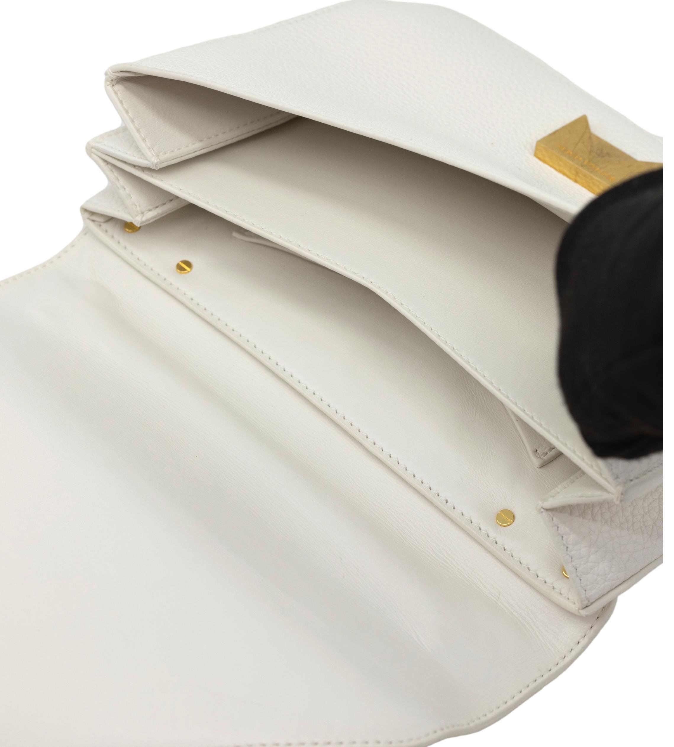 2022gildedbags-61_clipped_rev_1.jpeg