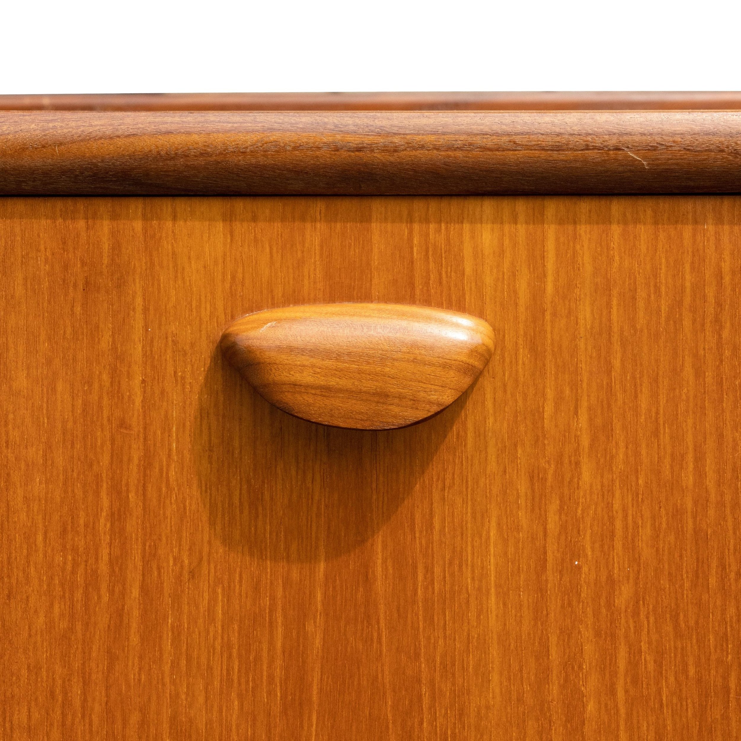 furnituremovingdadygildedagee-67_clipped_rev_1.jpeg