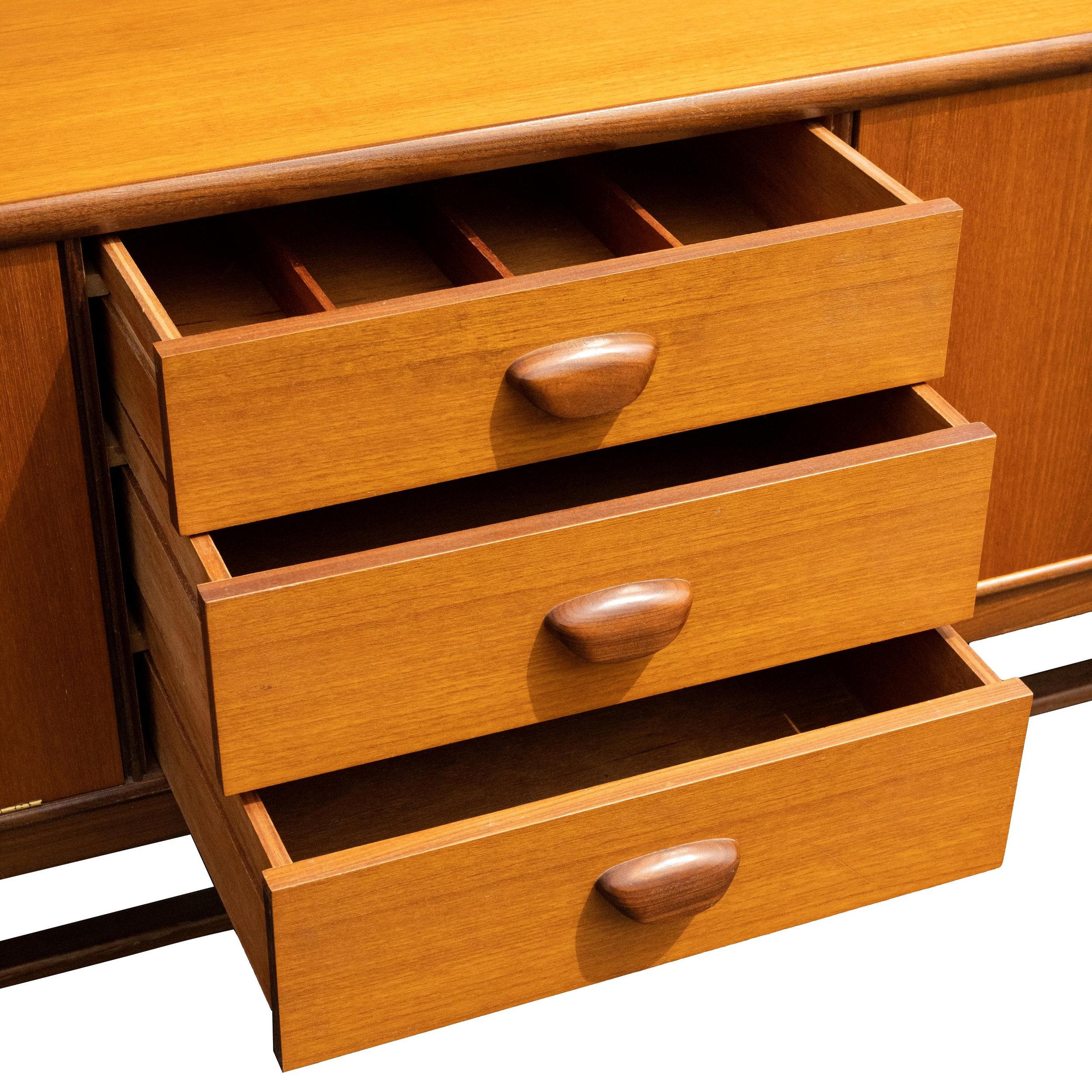 furnituremovingdadygildedagee-65_clipped_rev_1.jpeg