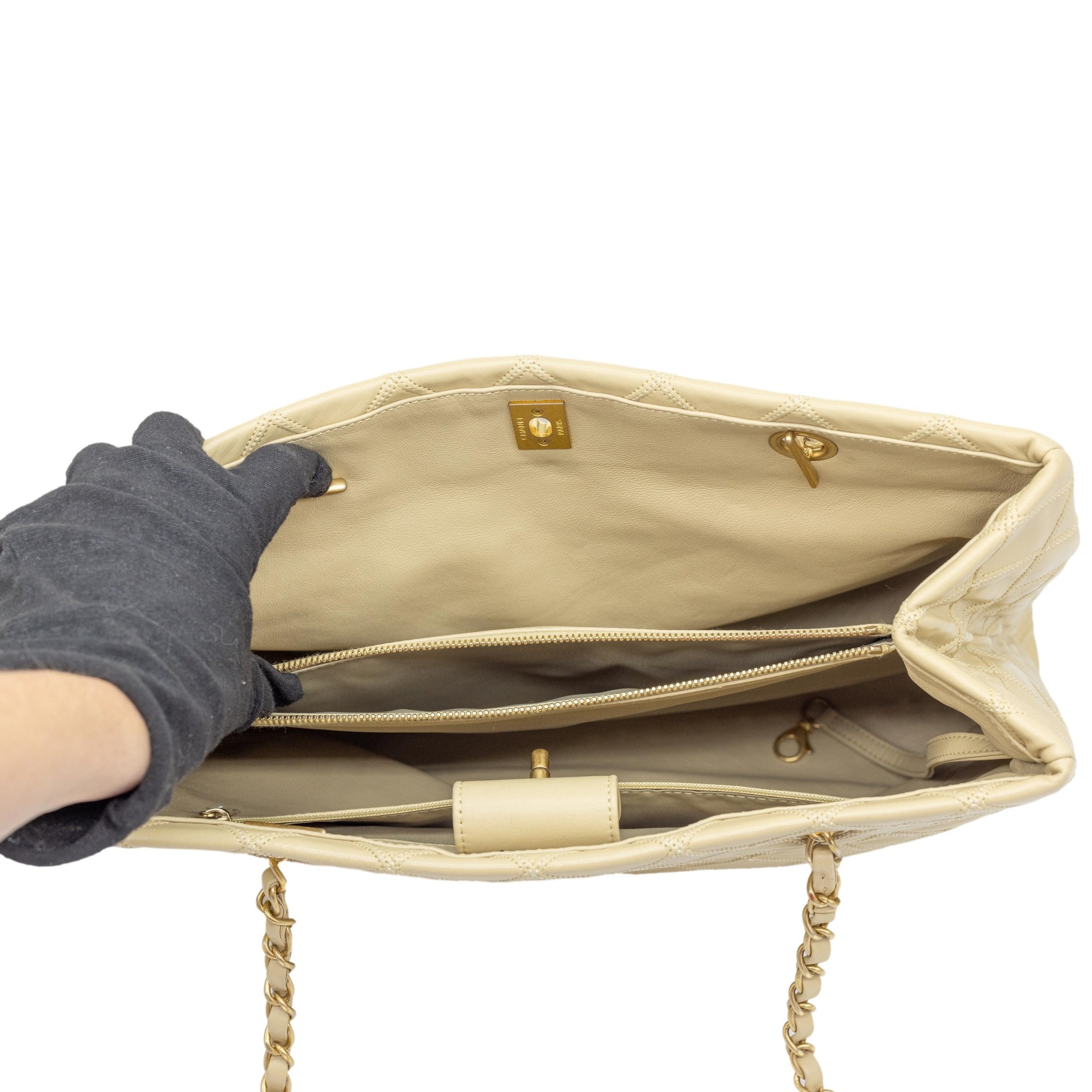 2022gildedbags-79_clipped_rev_1.jpeg