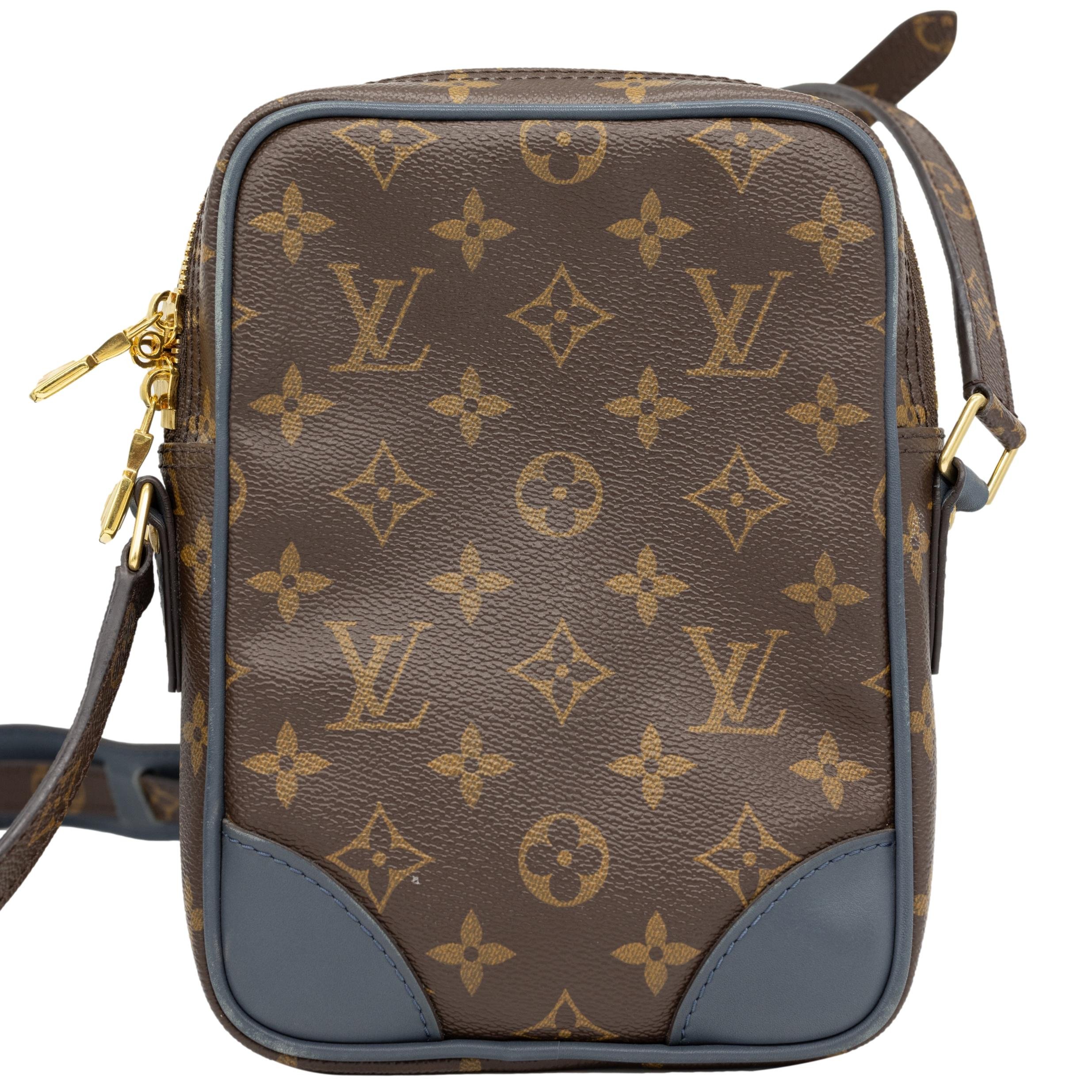 2022gildedbags-121_clipped_rev_1.jpeg