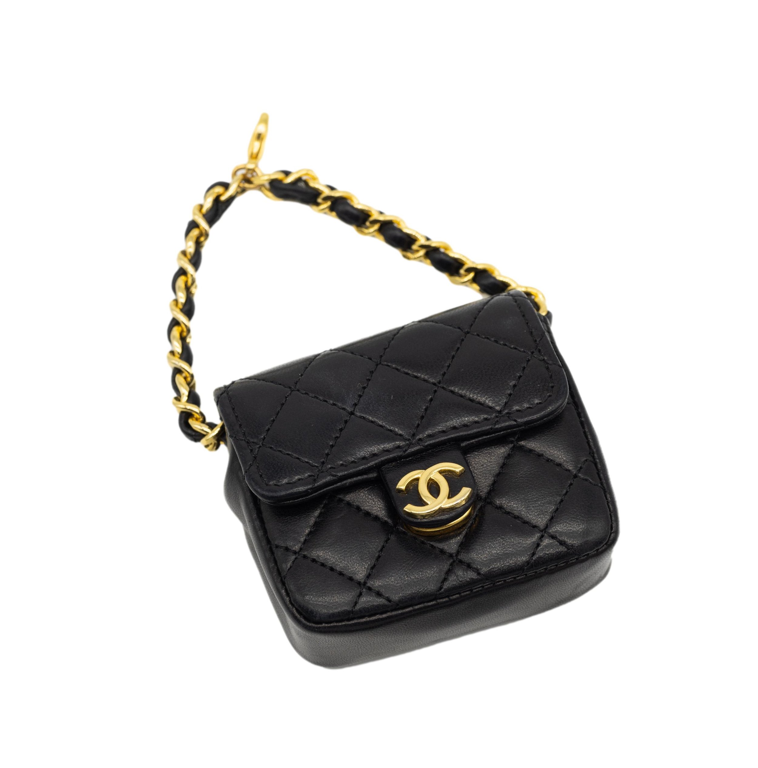 chanelbagbeltgilded-39_clipped_rev_1.jpeg