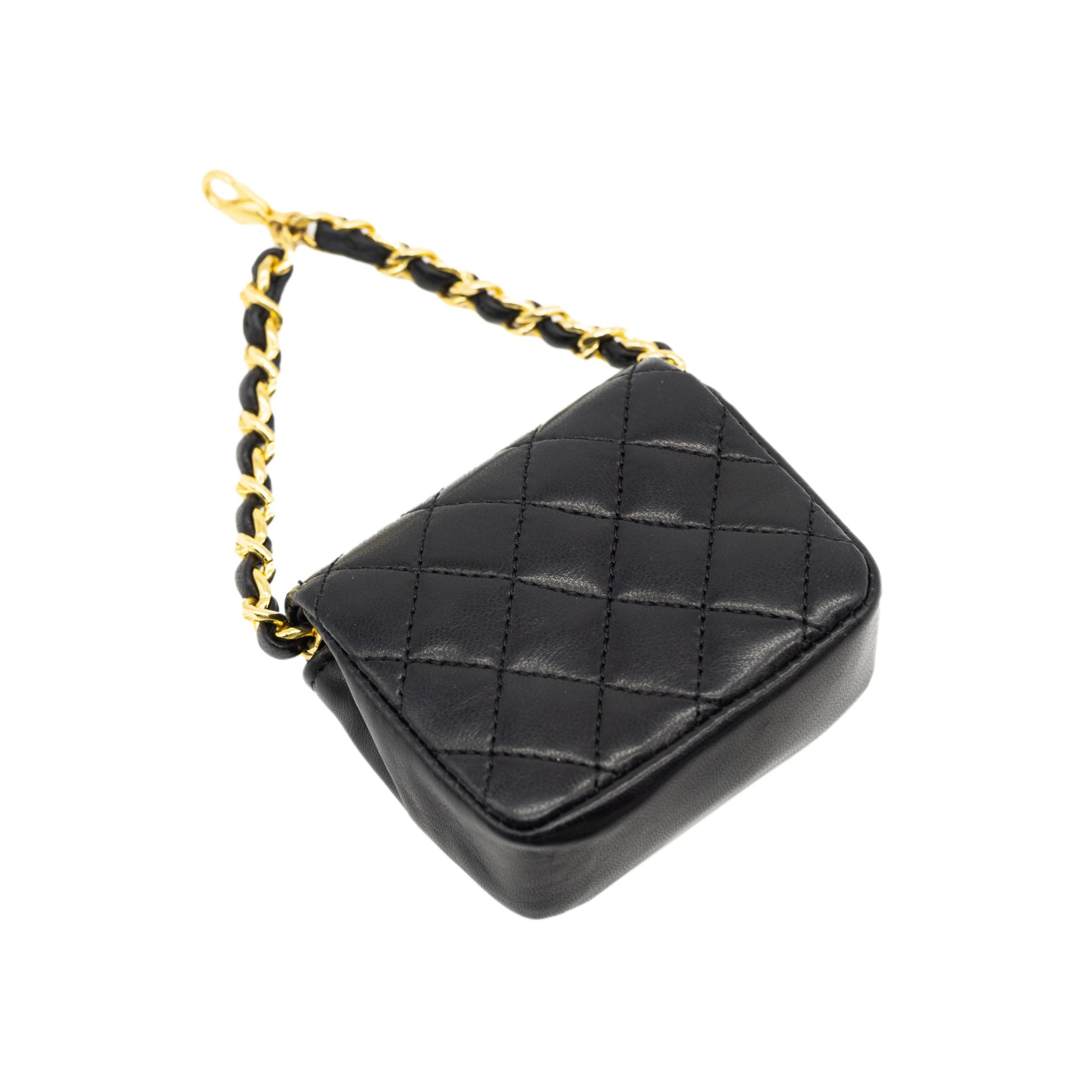 chanelbagbeltgilded-44_clipped_rev_1.jpeg