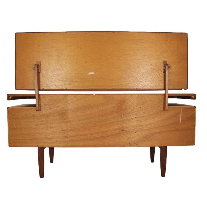 Dressingtable_19_master_clipped_rev_1.jpeg