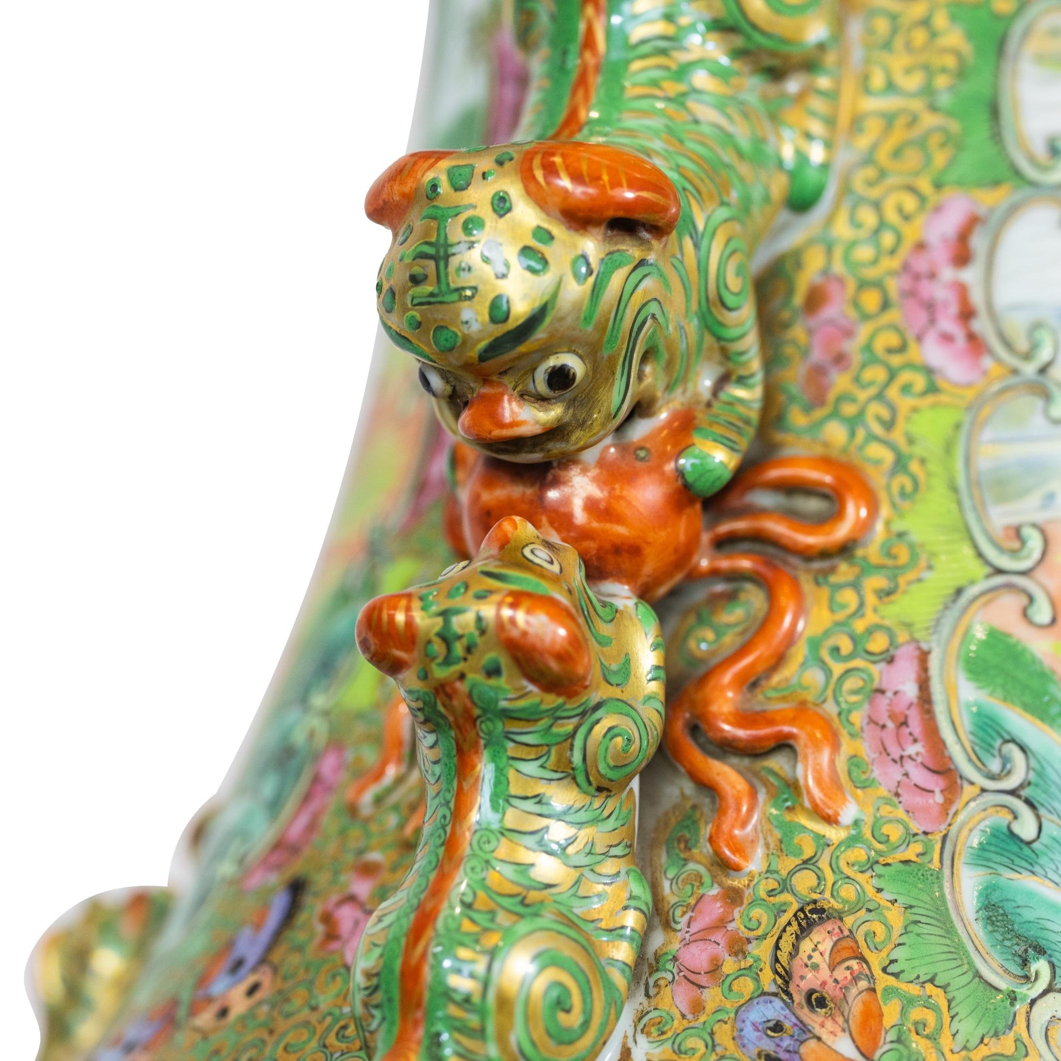 gildedagebeautifulvase-29_clipped_rev_1.jpeg