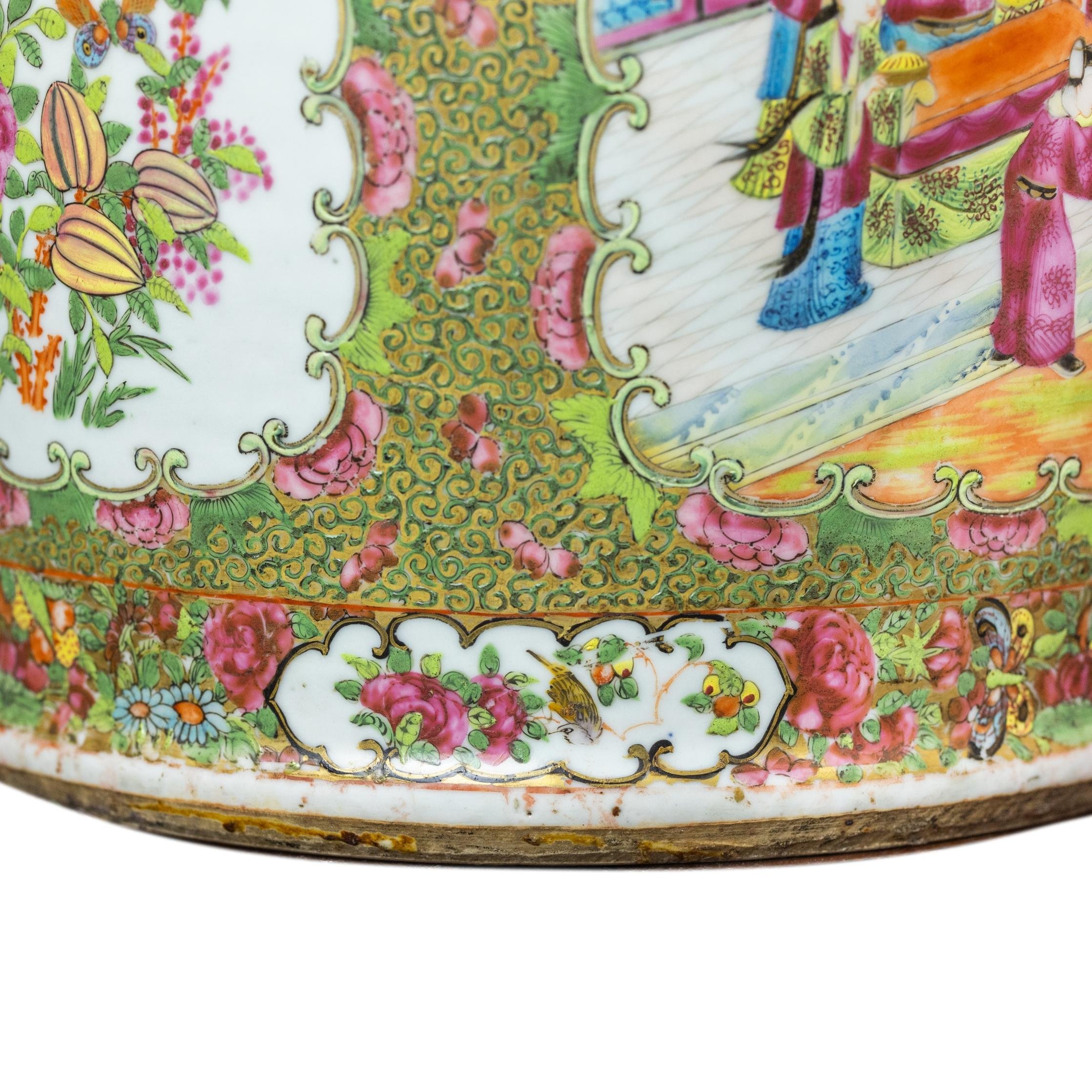 gildedagebeautifulvase-42_clipped_rev_1.jpeg