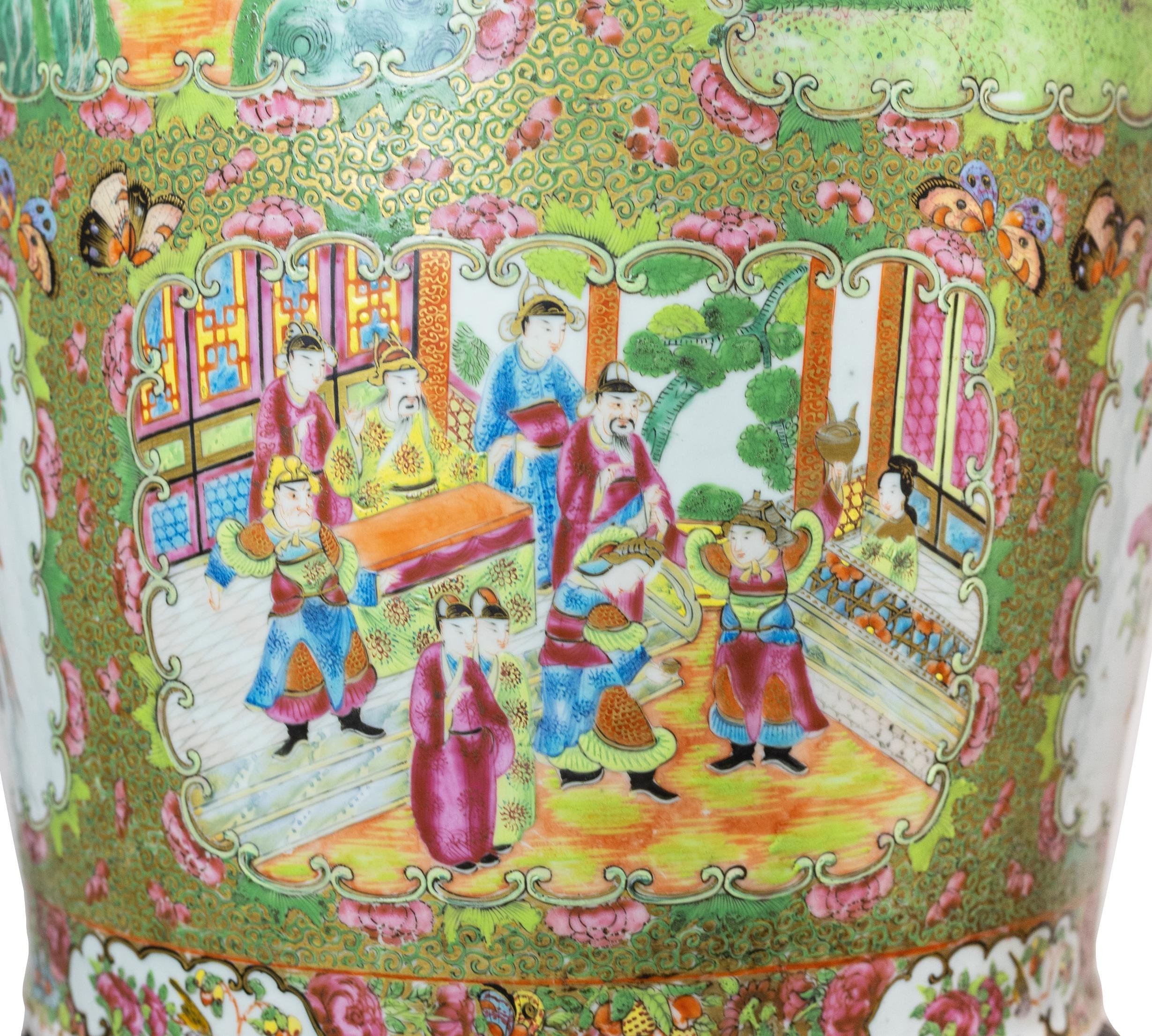 gildedagebeautifulvase-14_clipped_rev_1.jpeg