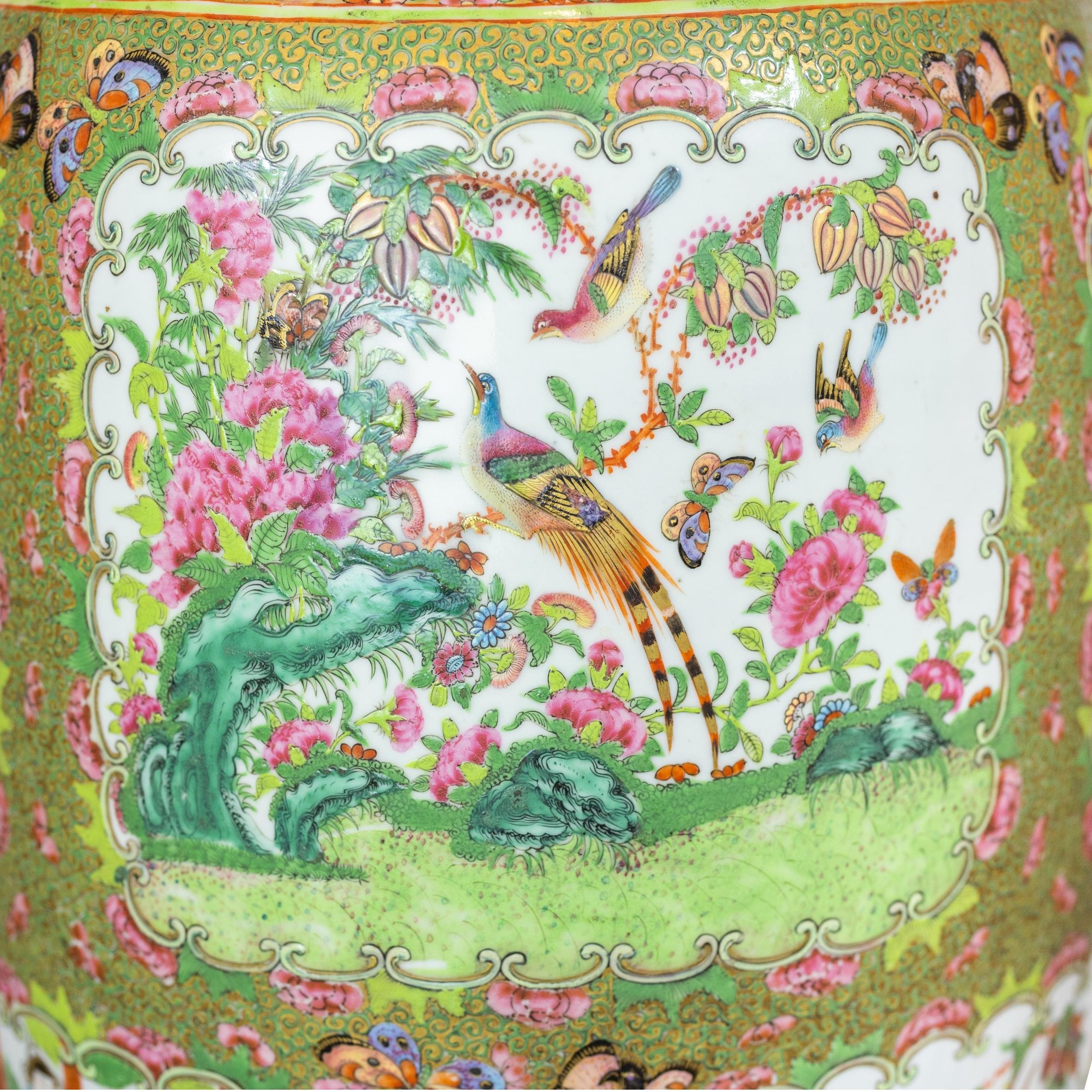 gildedagebeautifulvase-45_clipped_rev_1.jpeg